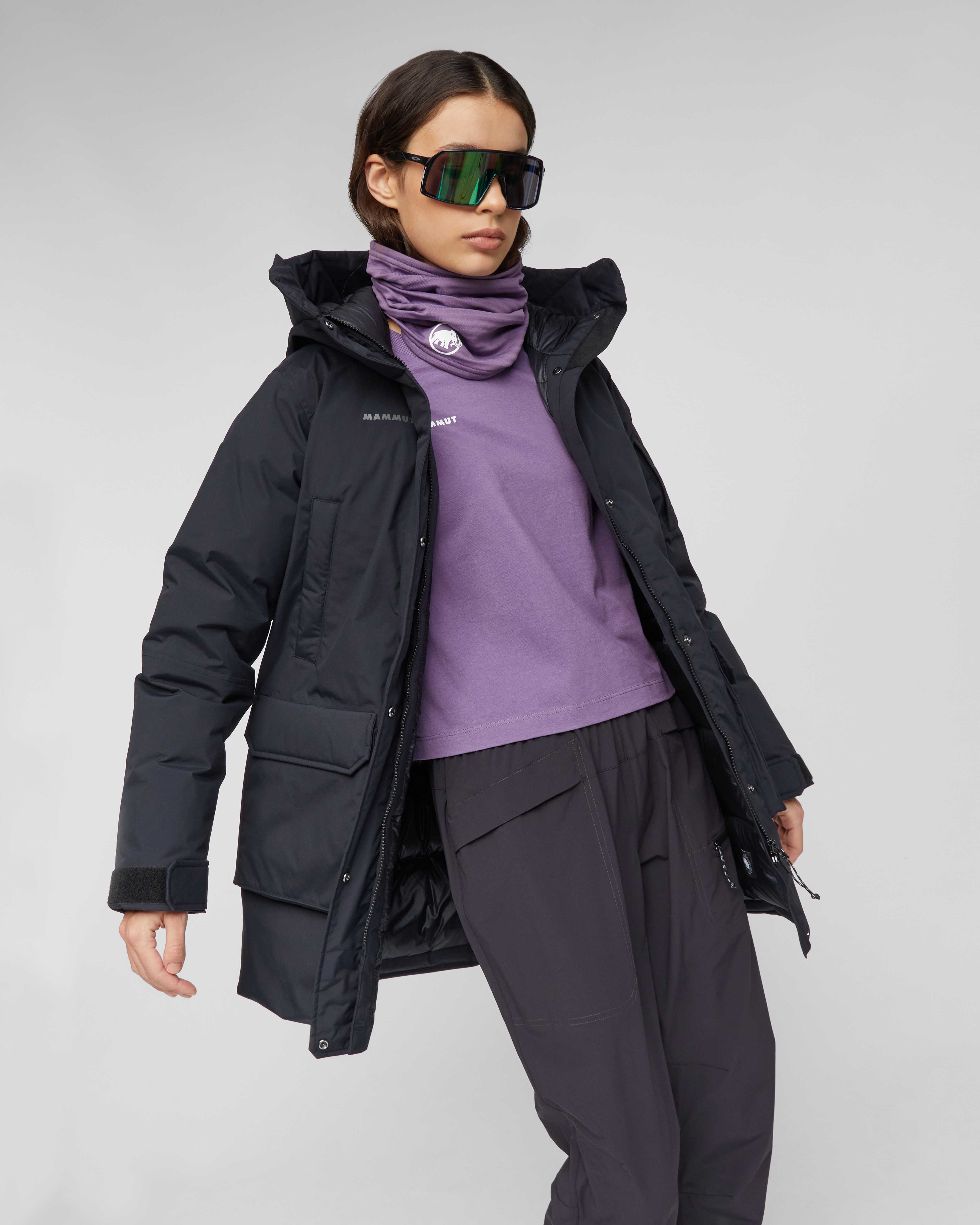 Mammut Floeberg HS Thermo Hooded Coat Women, black - Black - Outdoor view