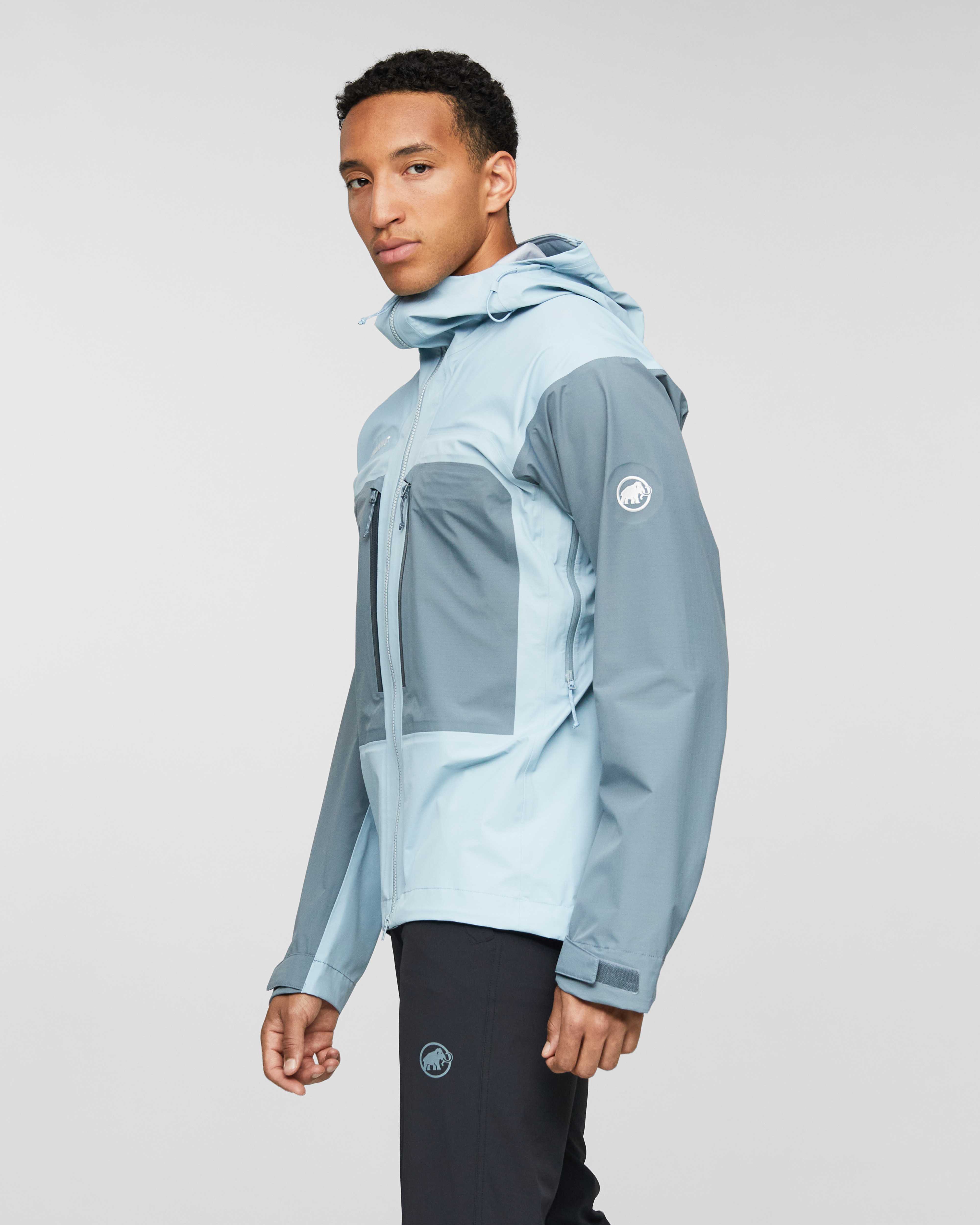 Mammut Taiss HS Hooded Jacket Men, nebla-strata - Nebla-strata - Model side view