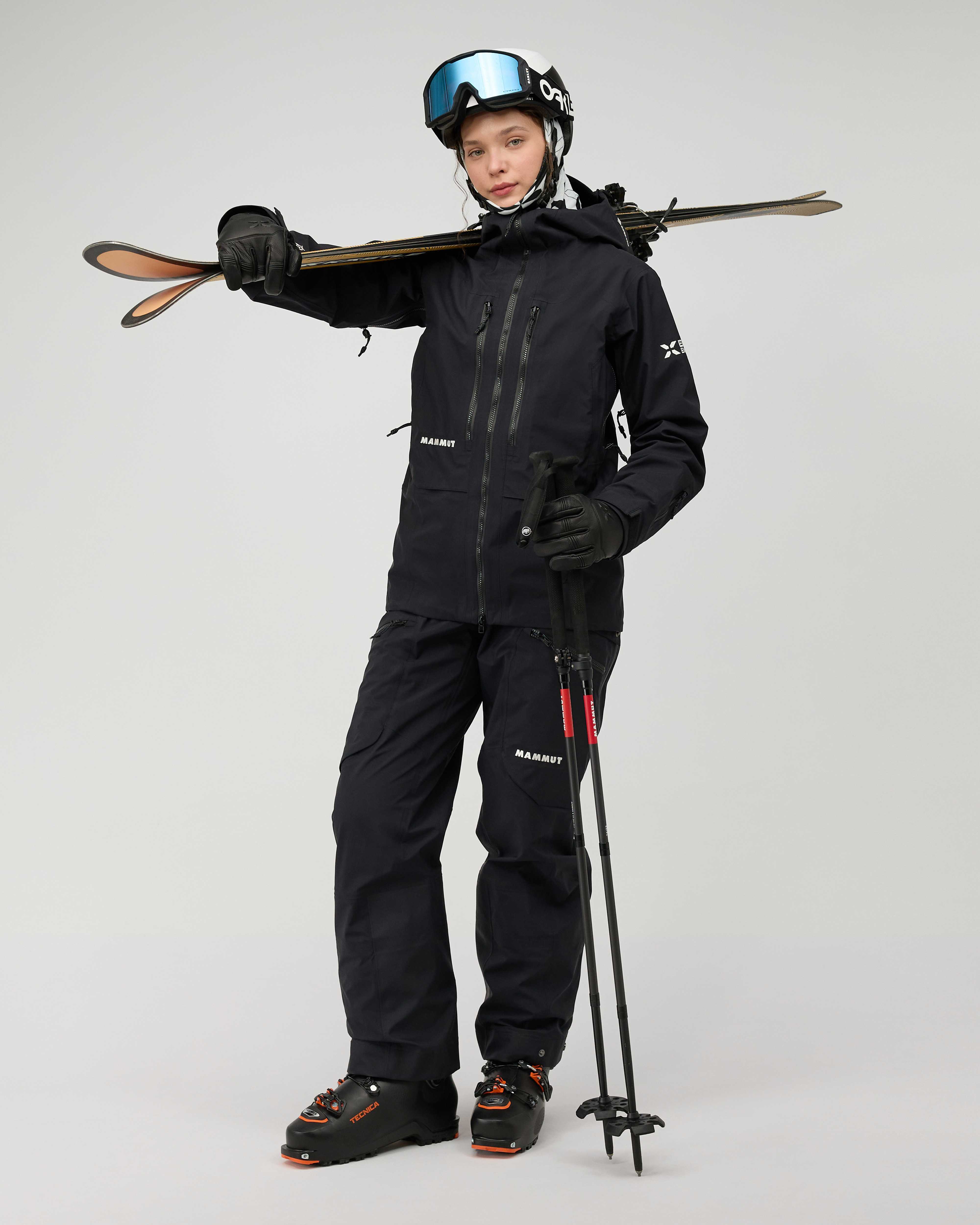 Mammut Eiger Free Advanced HS Hooded Jacket Women, black - Black - Outdoor view
