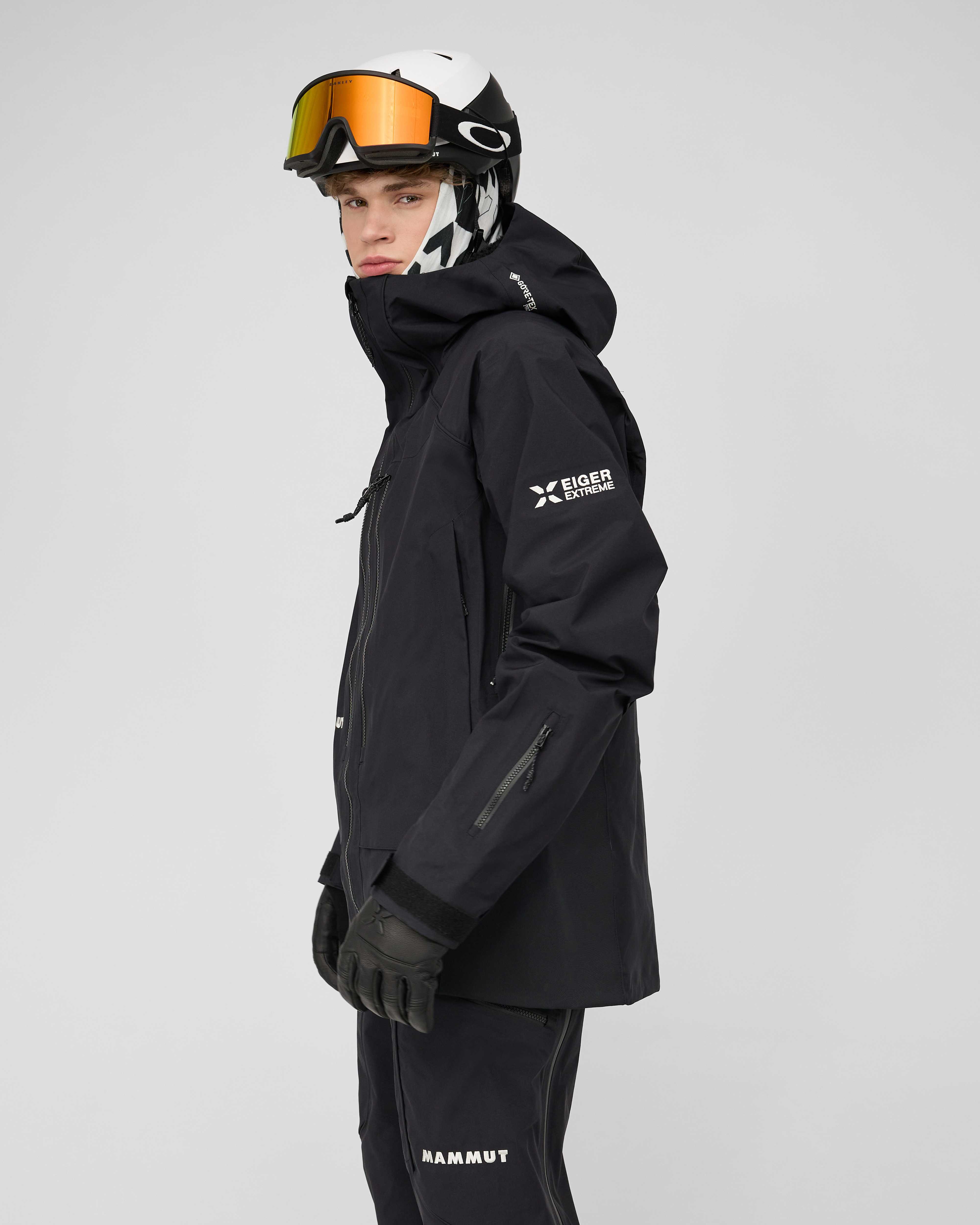 Mammut Eiger Free Pro HS Hooded Jacket Men, black - Black - Model side view
