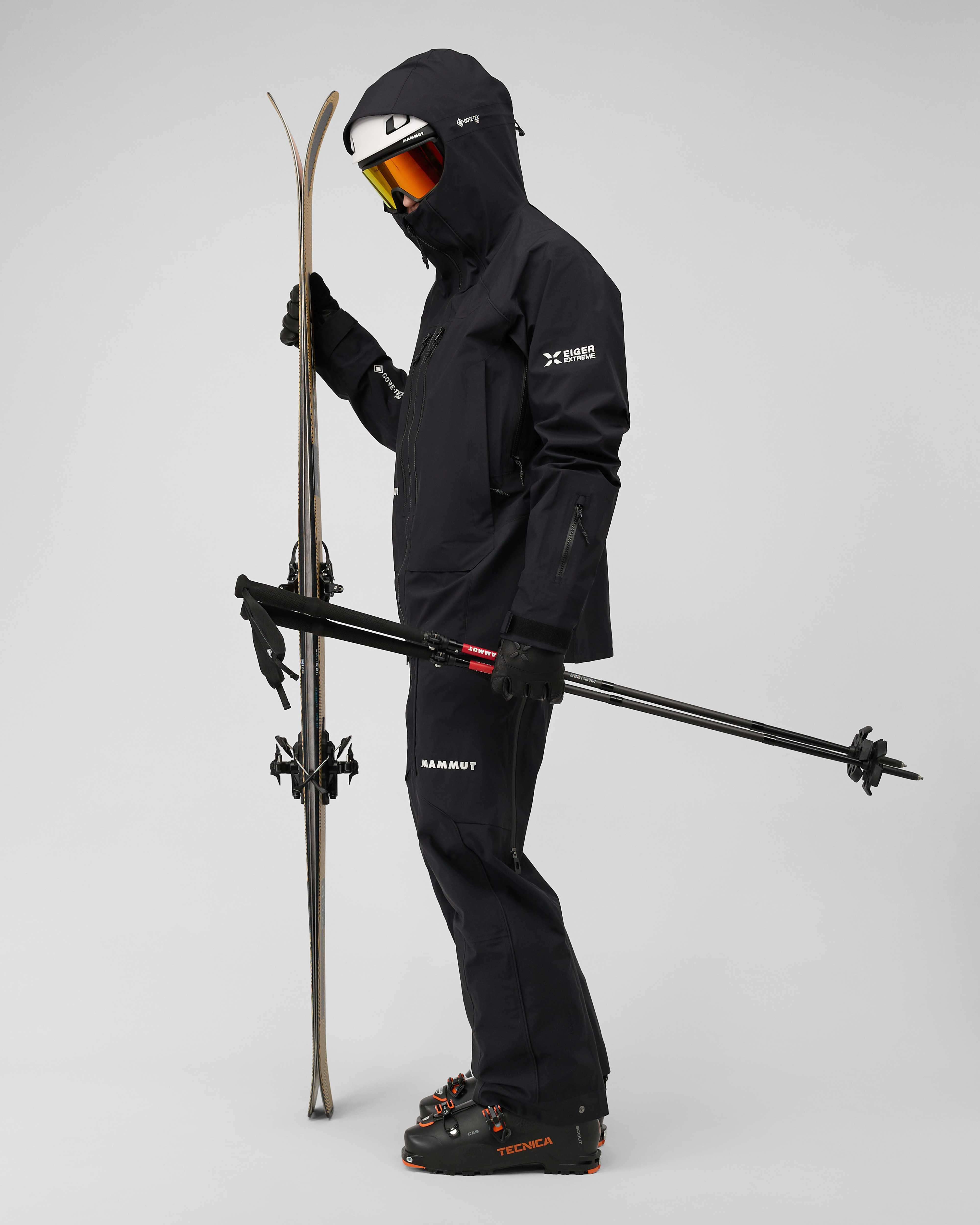 Mammut Eiger Free Pro HS Hooded Jacket Men, black - Black - Outdoor view