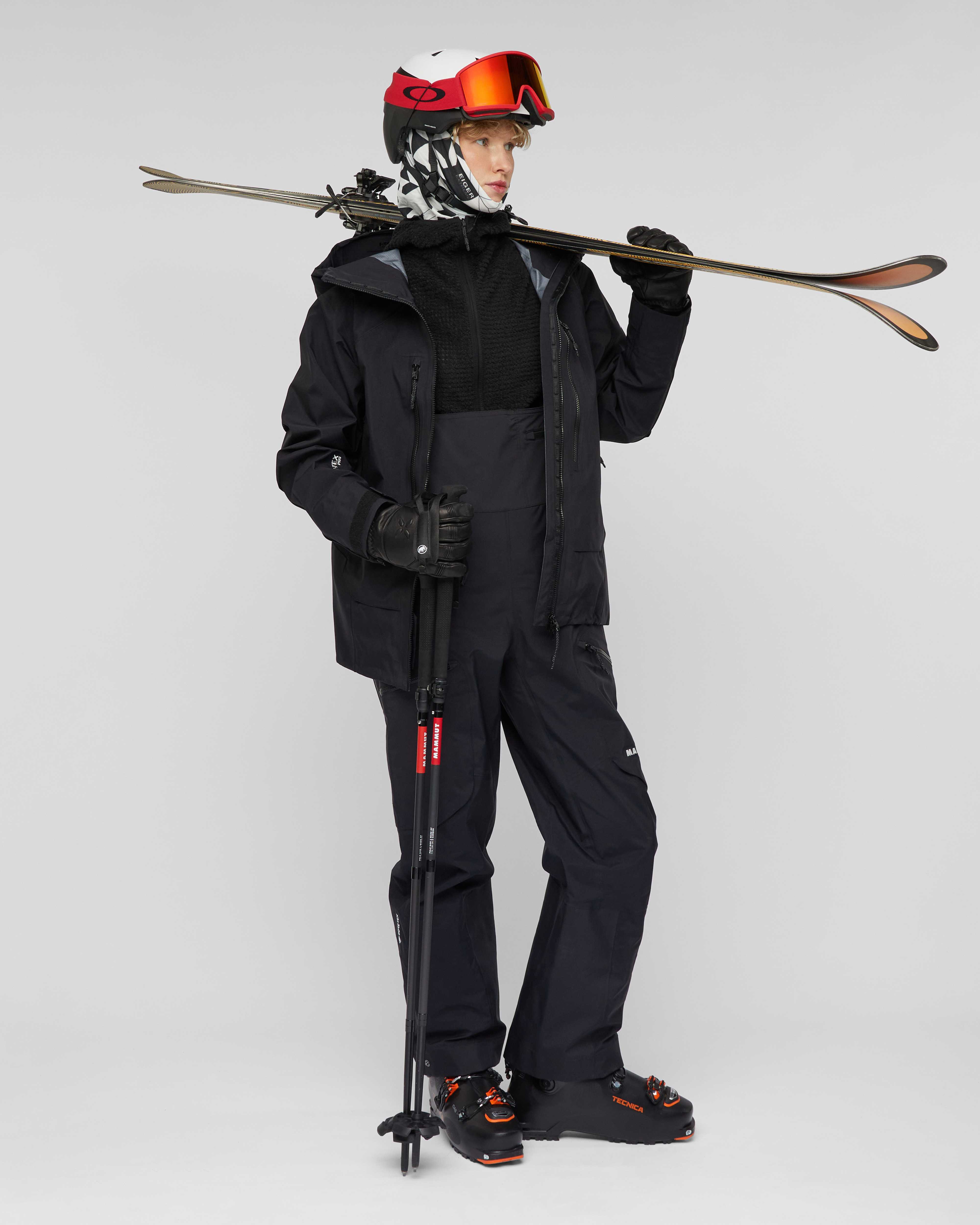 Mammut Eiger Free Pro HS Hooded Jacket Women, black - Black - Outdoor view