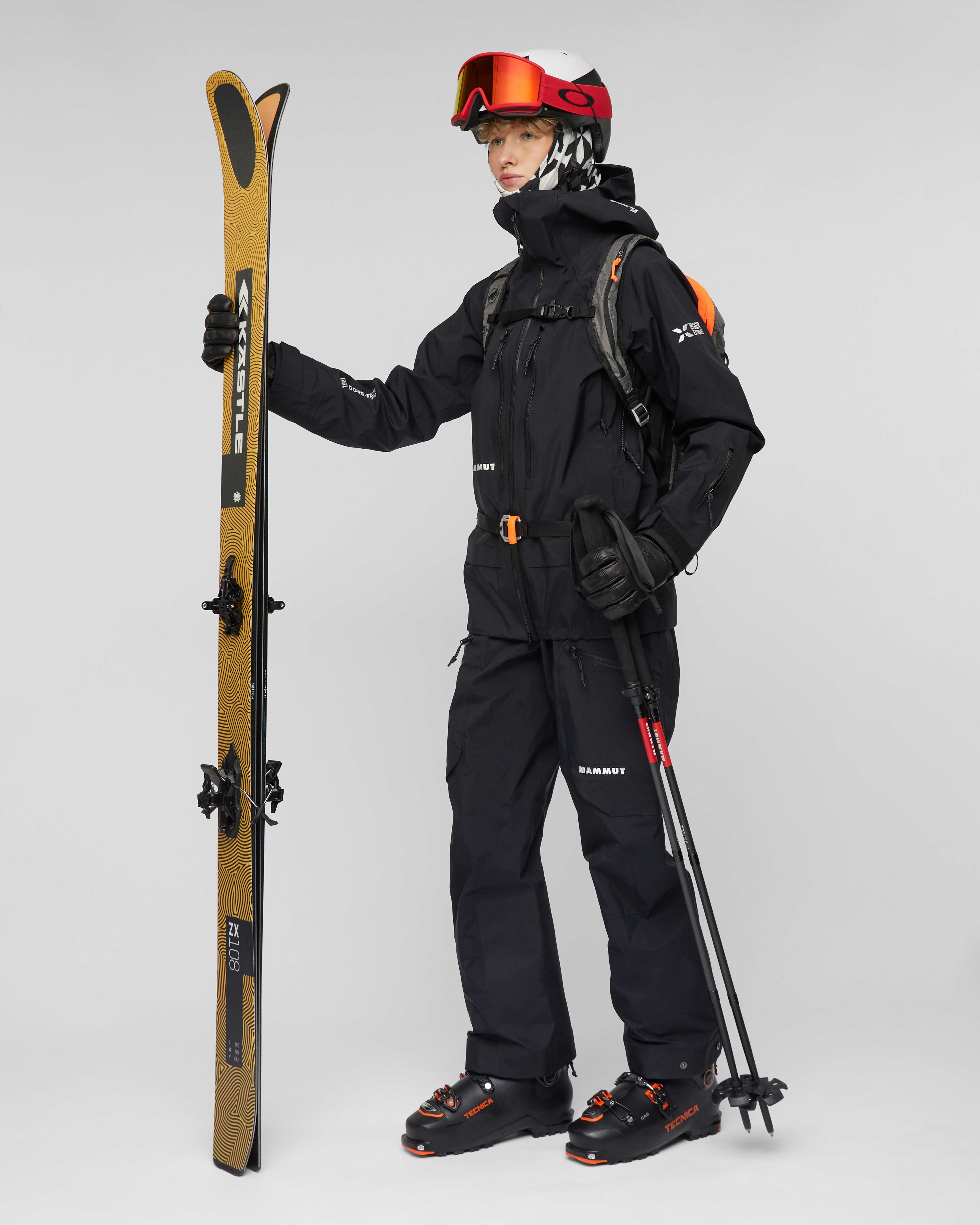 Mammut Eiger Free Pro HS Hooded Jacket Women, black - Black - Outdoor view