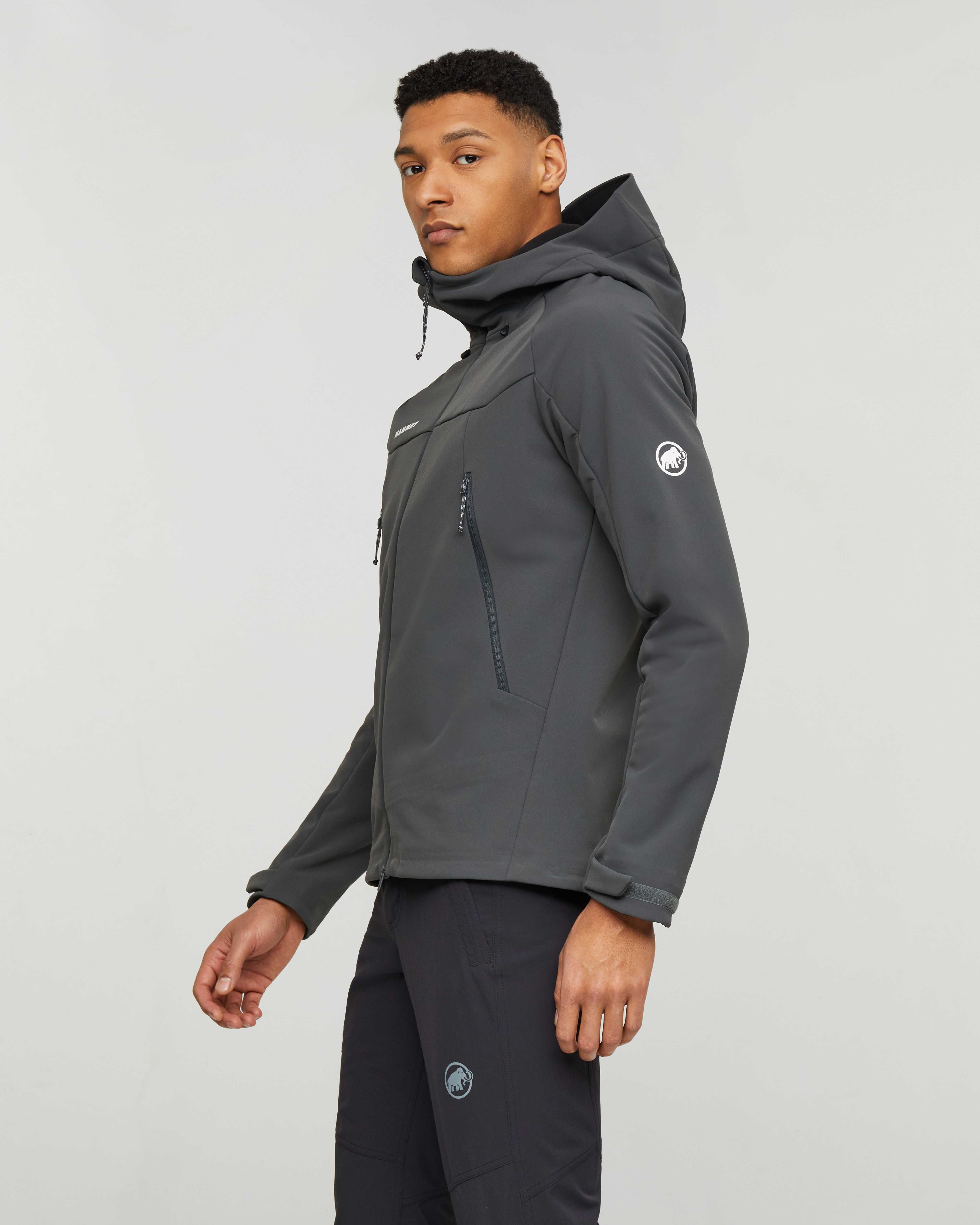Mammut Winterfield SO Hooded Jacket Men, gabbro - Gabbro - Model side view