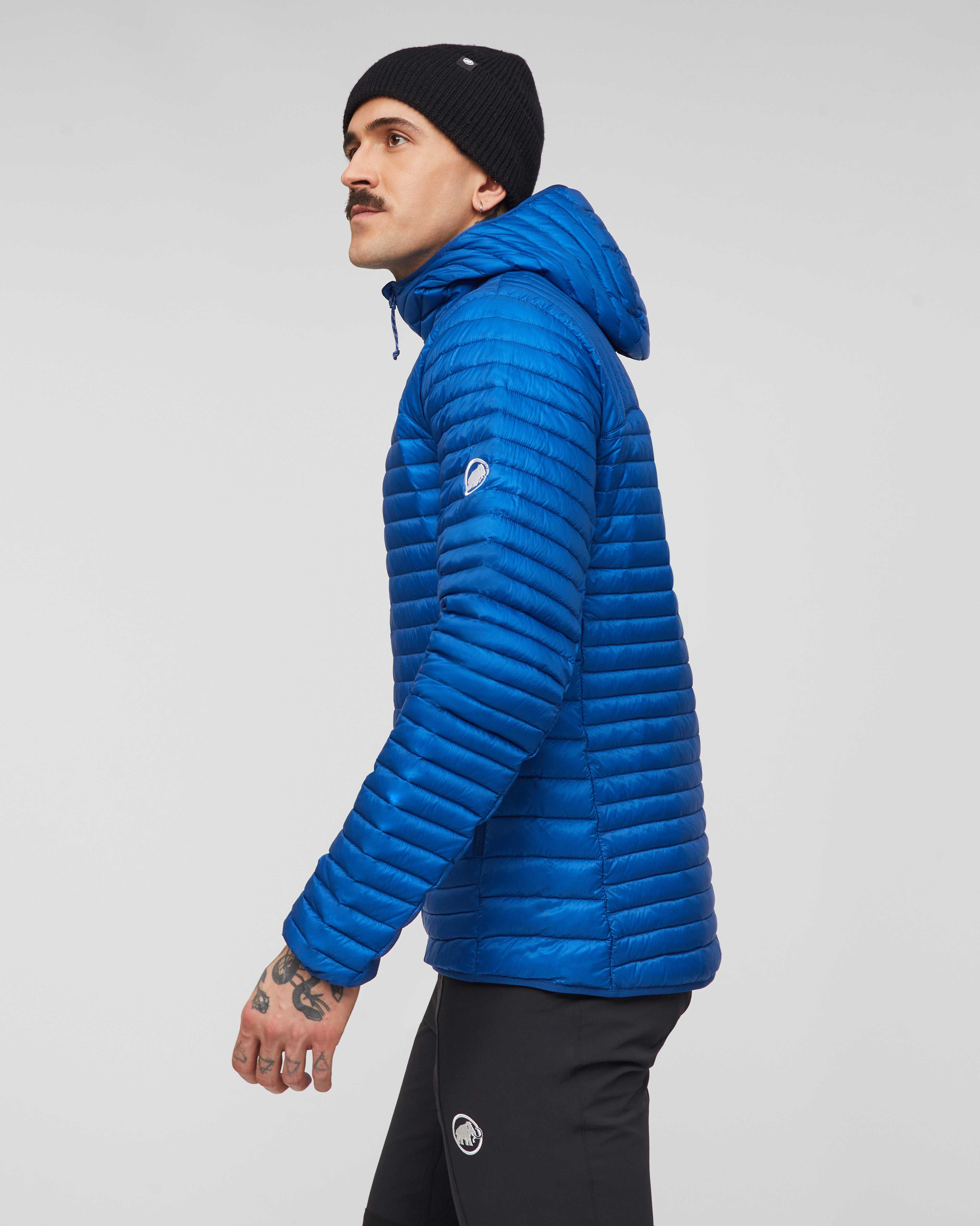 Mammut Broad Peak Light IN Hooded Jacket Men, tschiel - Tschiel - Model side view