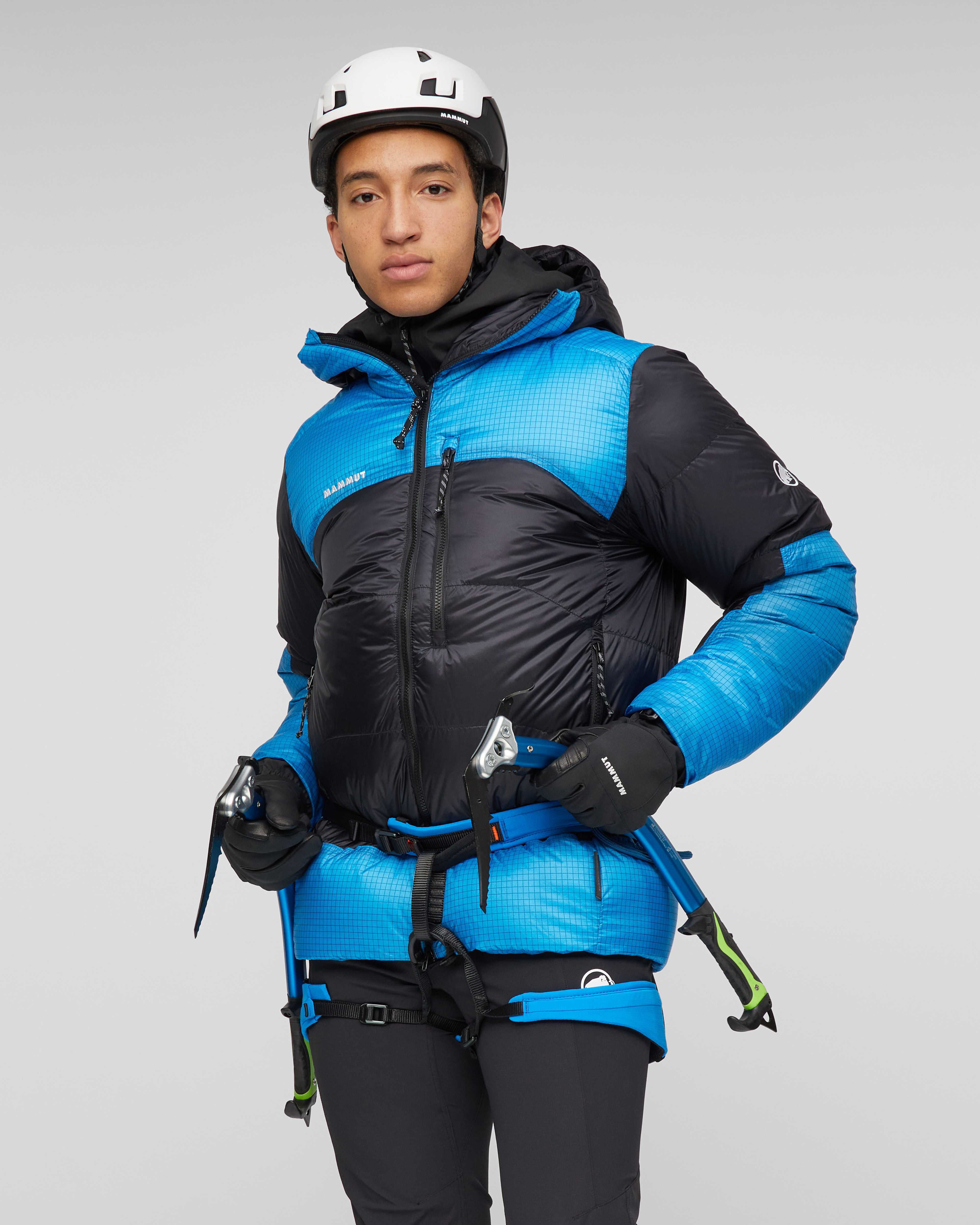 Mammut Taiss Pro Belay IN Hooded Jacket Men, black-glacier blue - Black-glacier blue - Outdoor view