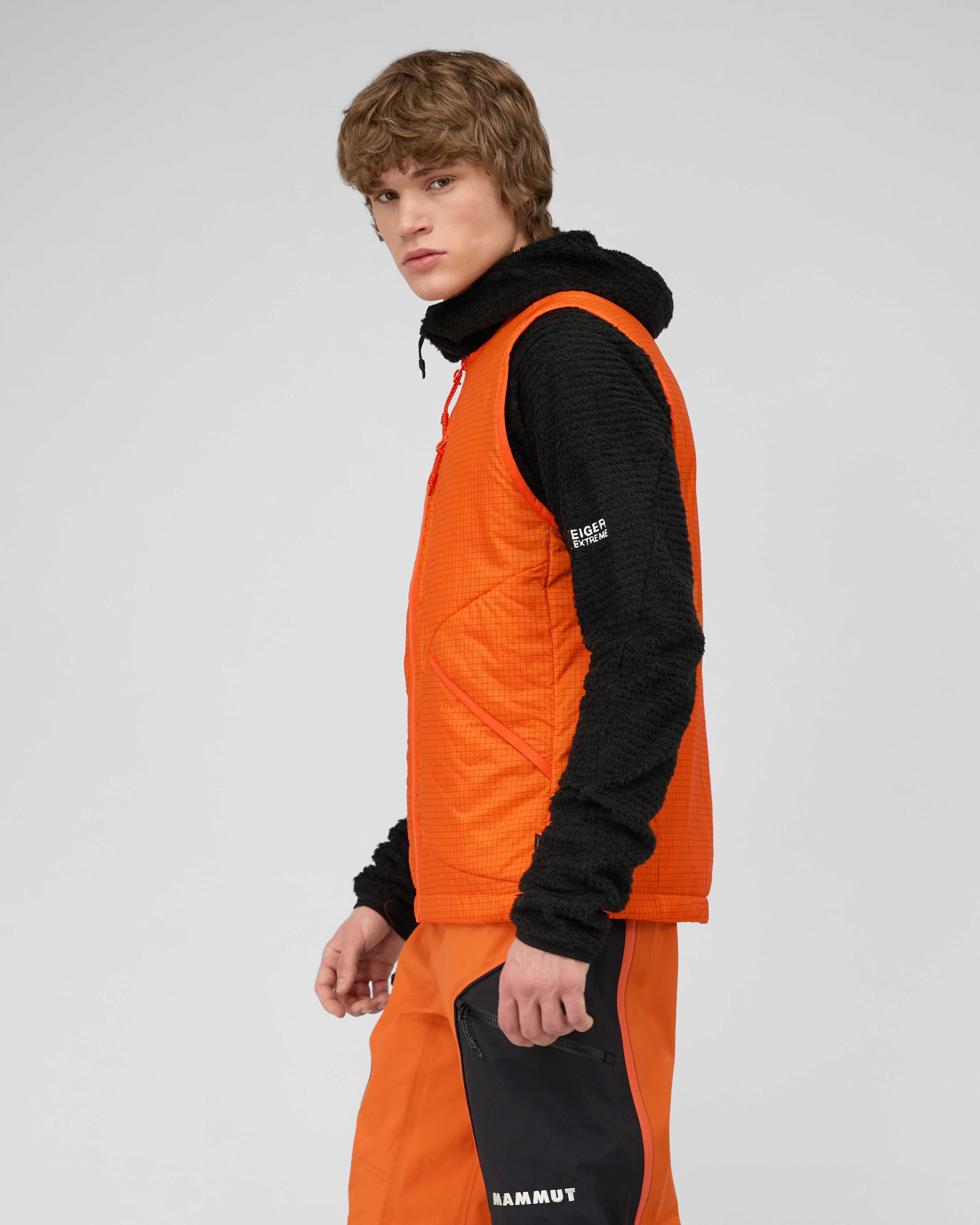 Mammut Eiger Free Light IN Vest Men, eiger orange - Eiger orange - Model side view