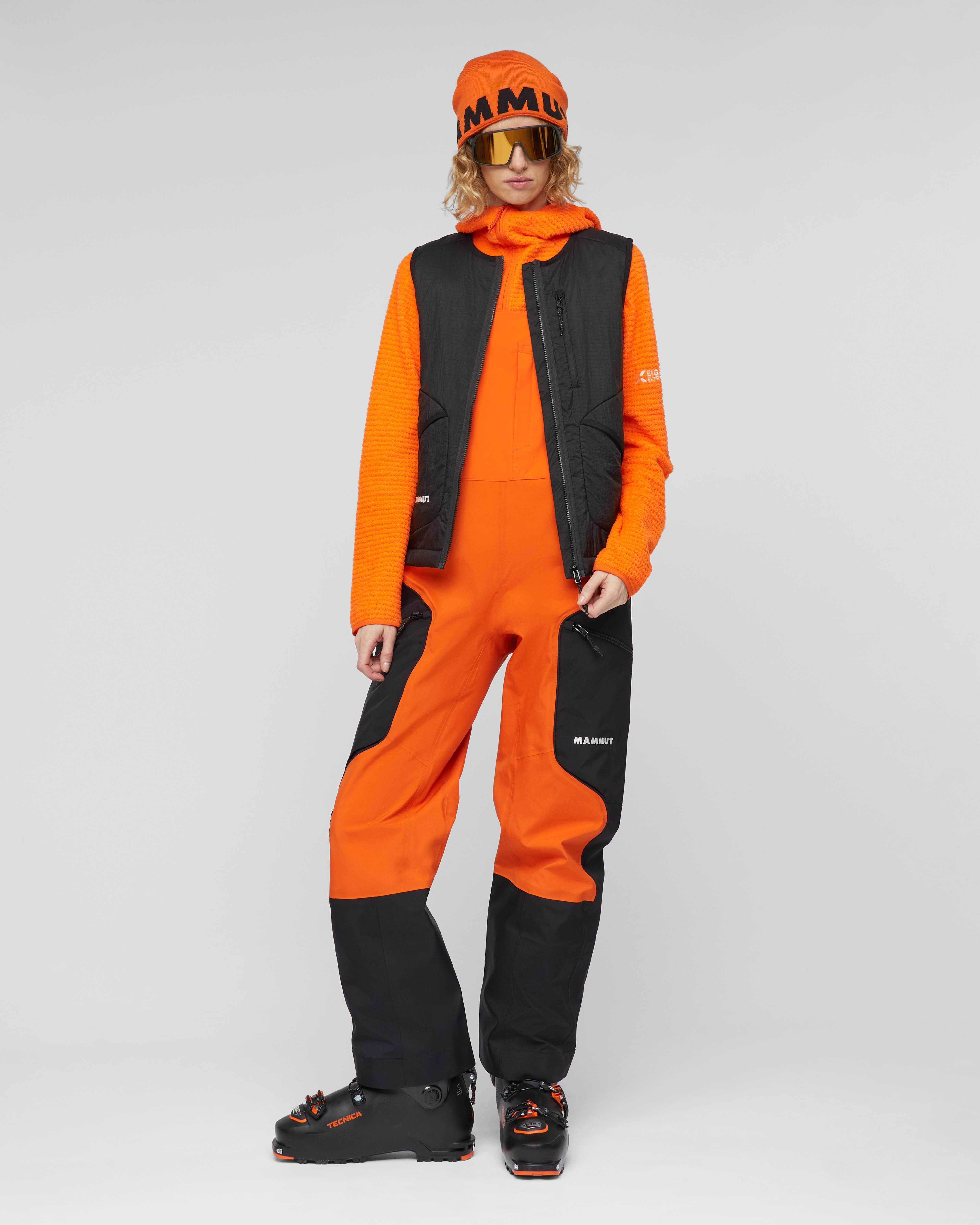 Mammut Eiger Free Light IN Vest Women, black - Black - Outdoor view