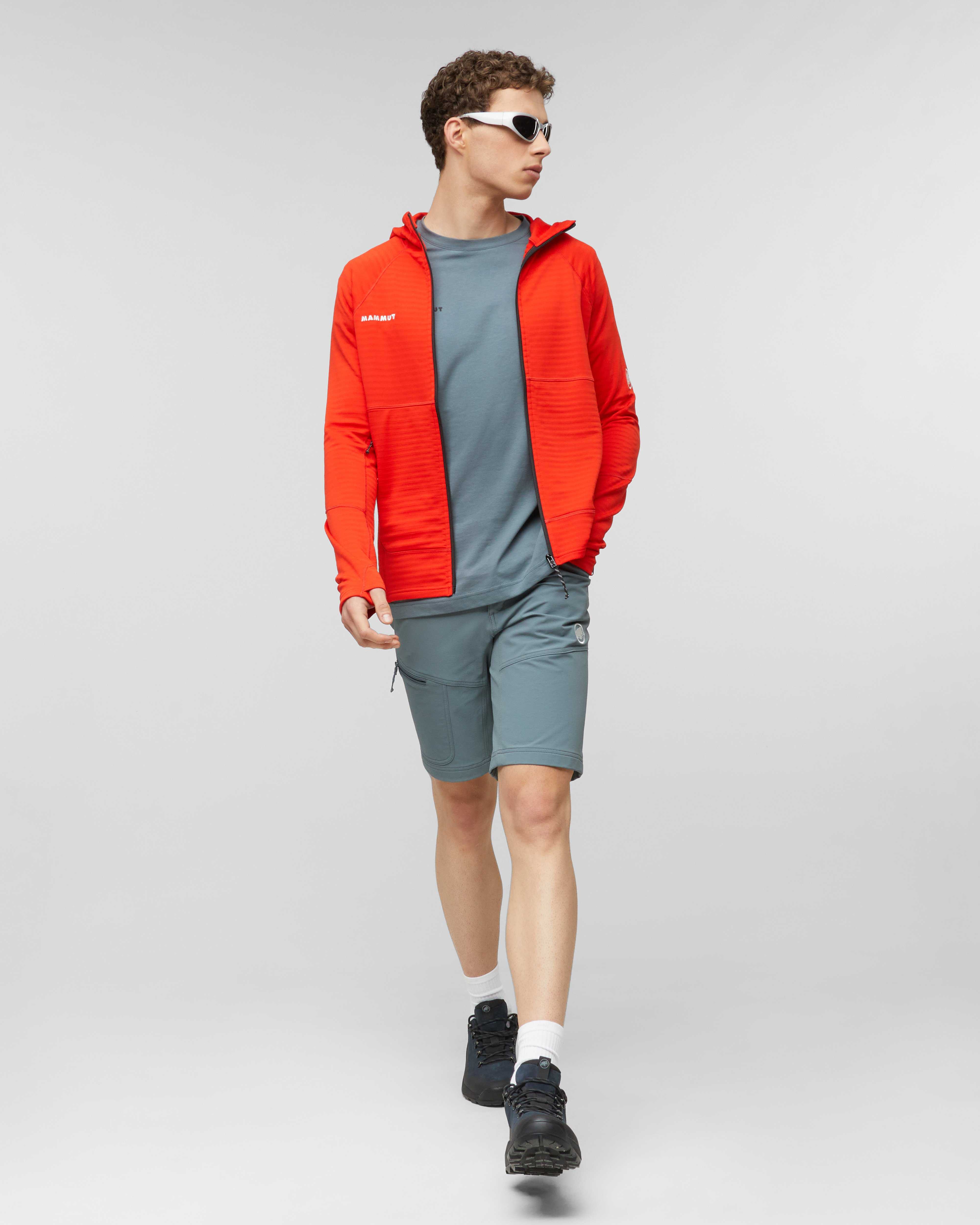 Mammut Mtn. Pro 2.0 Light ML Hooded Jacket Men, mammut red - Mammut red - Outdoor view