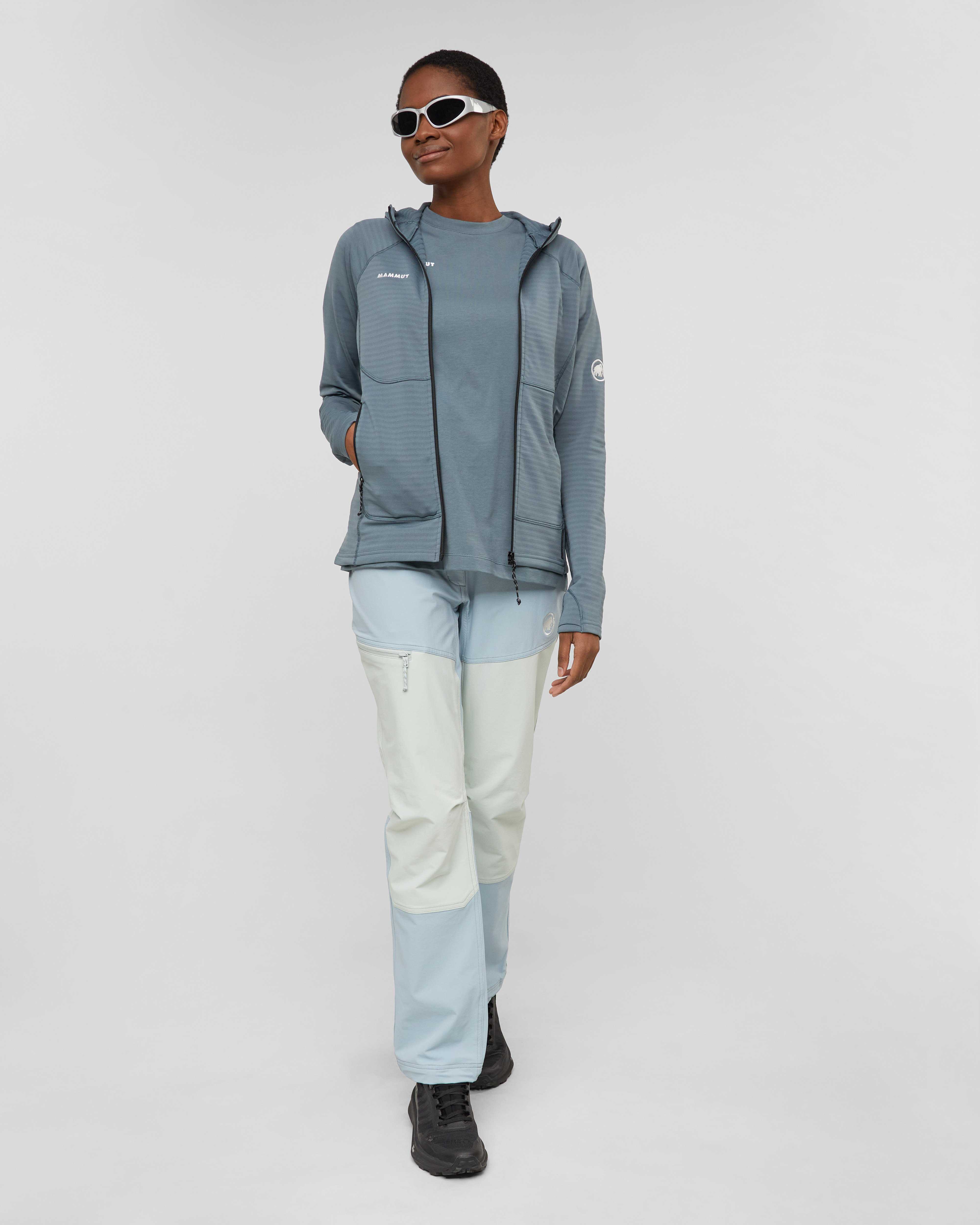 Mammut Mtn. Pro 2.0 Light ML Hooded Jacket Women, strata - Strata - Outdoor view