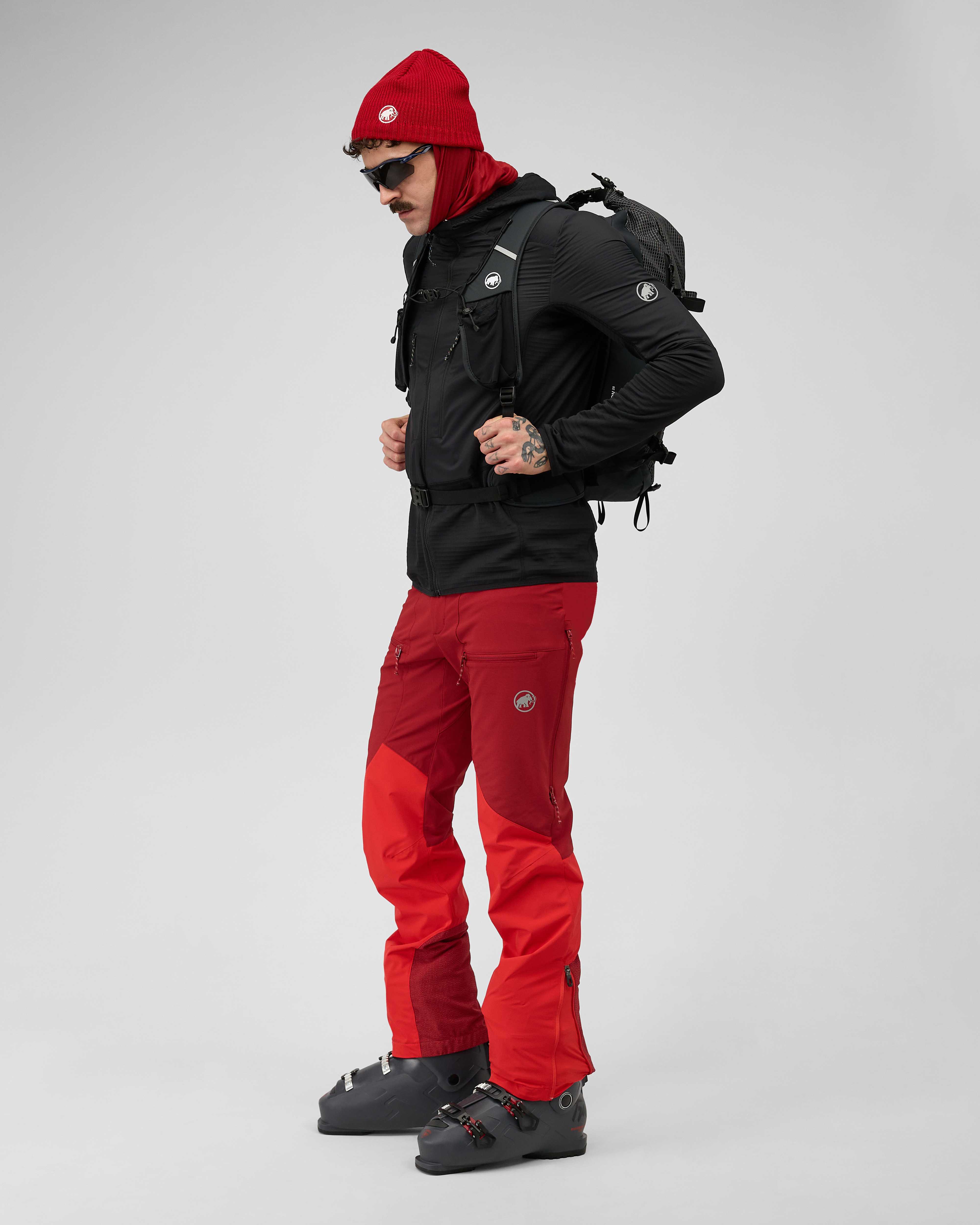 Mammut Aenergy ML Hybrid Hooded Jacket Men, black - Black - Outdoor view