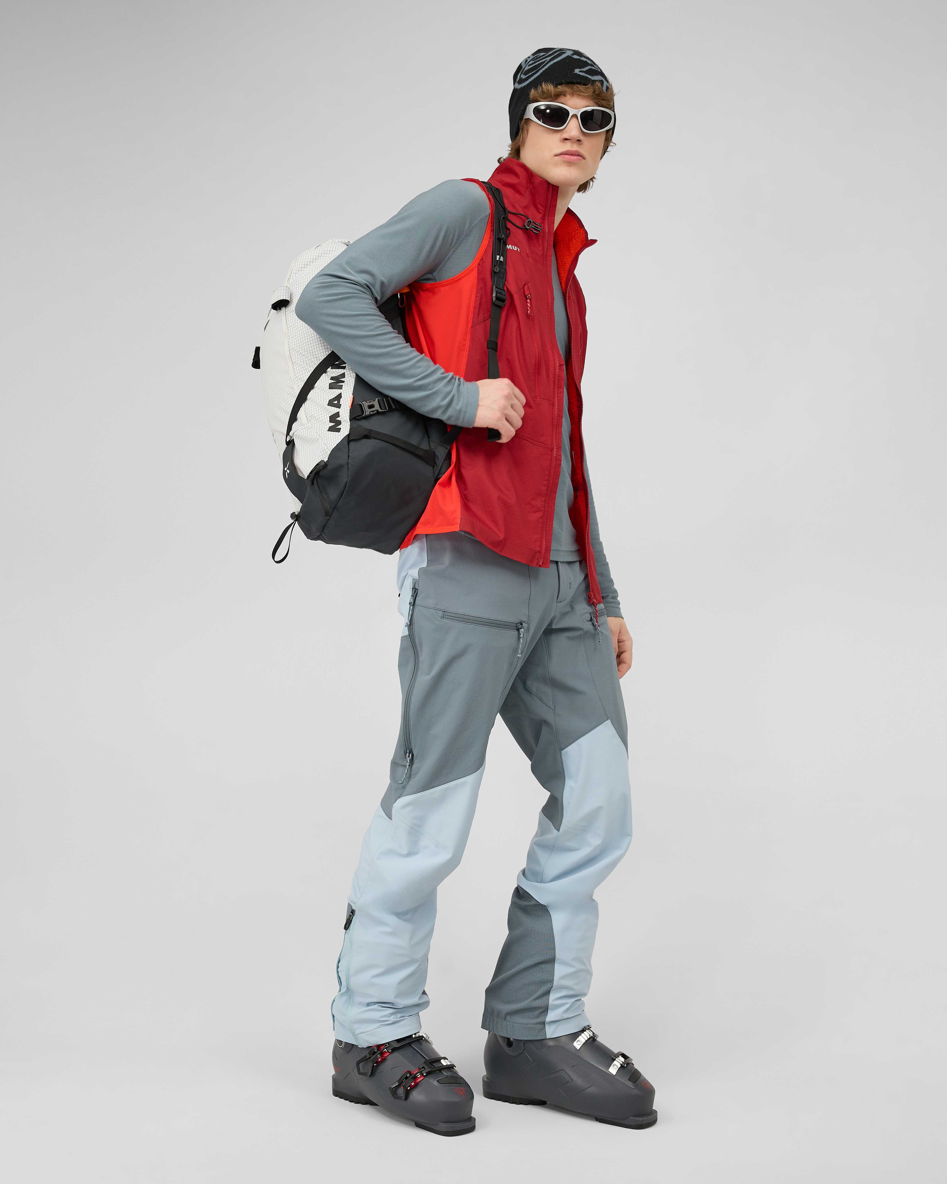 Mammut Aenergy ML Hybrid Vest Men, dark mammut red-mammut red - Dark mammut red-mammut red - Outdoor view