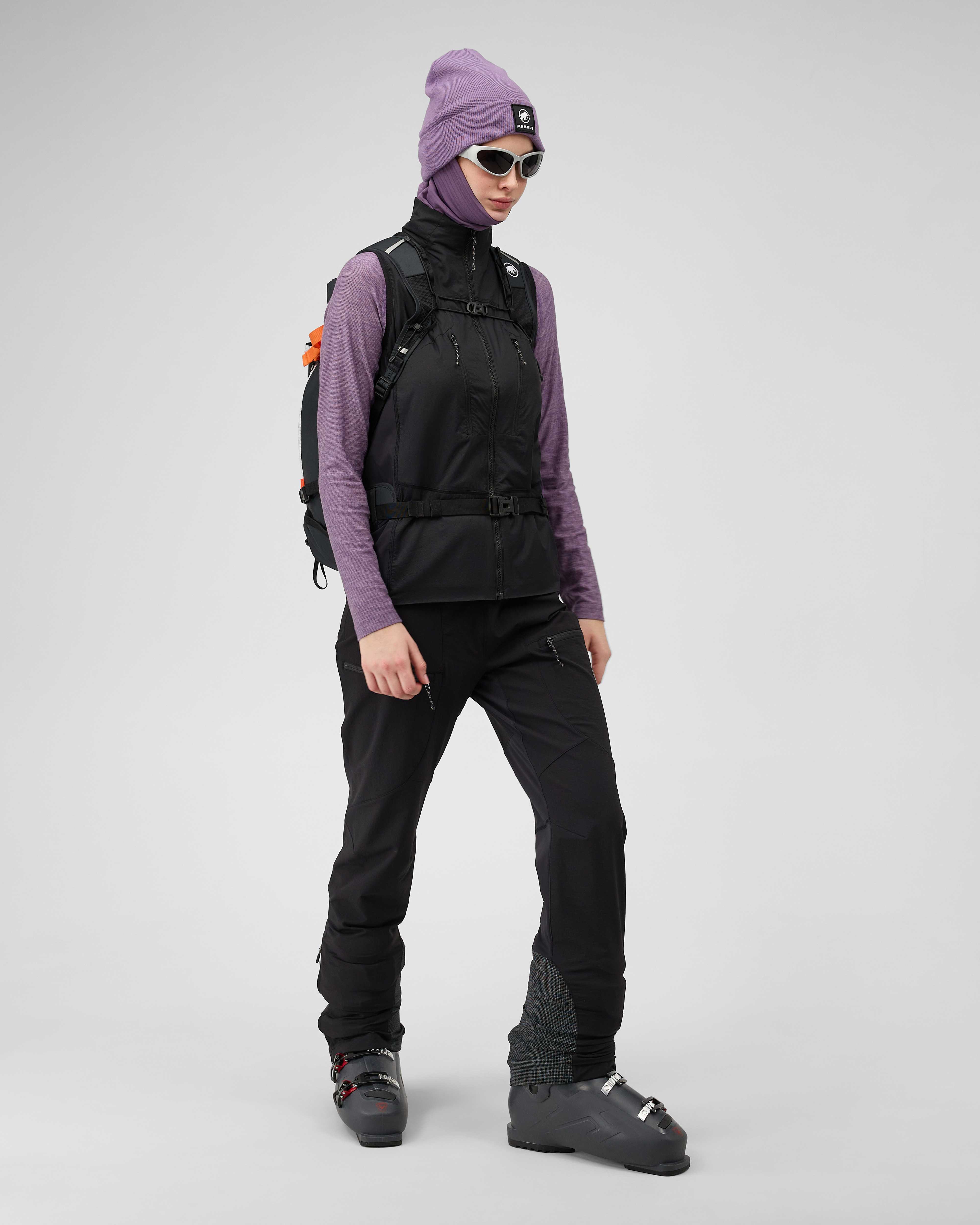 Mammut Aenergy ML Hybrid Vest Women, black - Black - Outdoor view