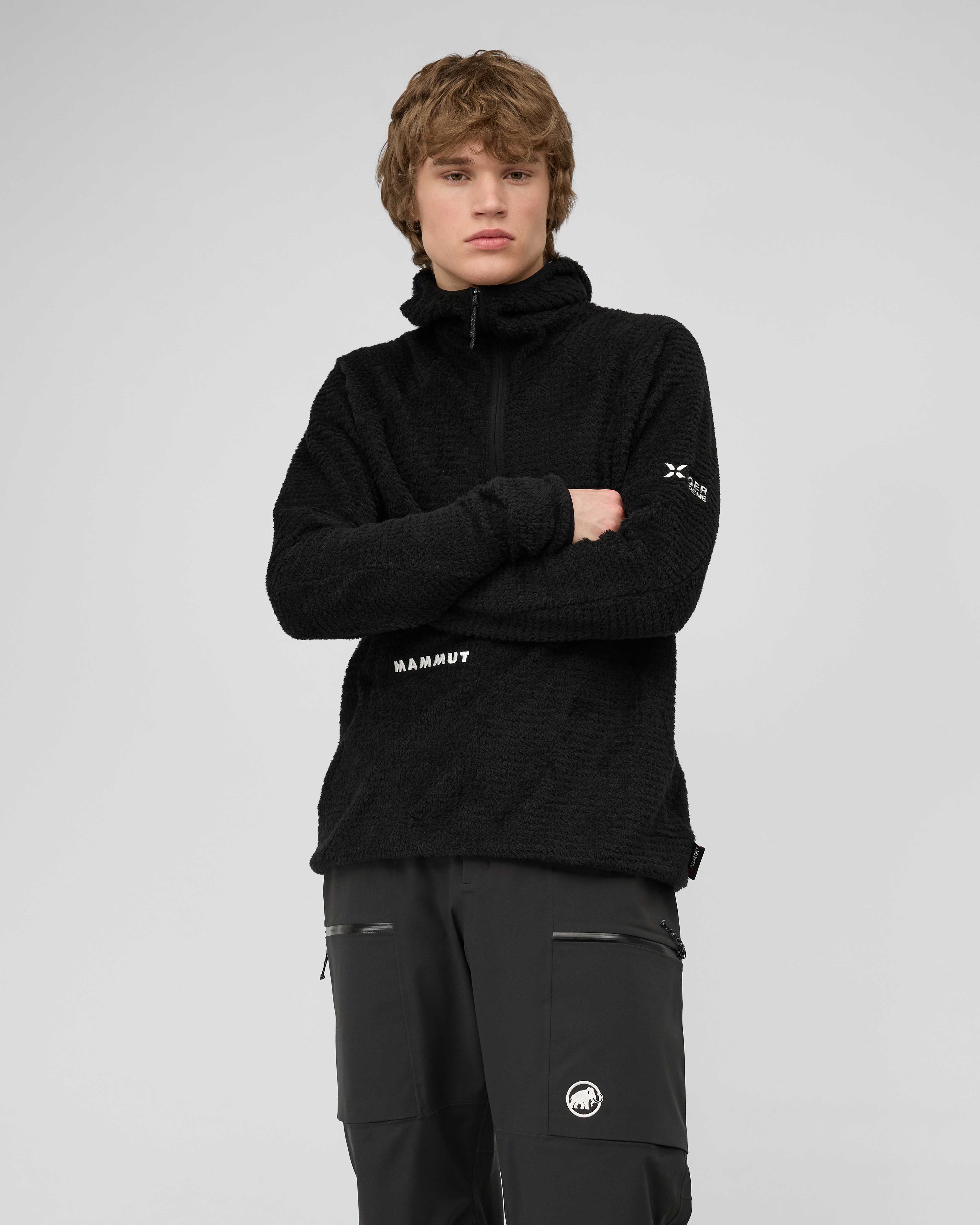 Mammut Eiger Free ML Air Half Zip Hoodie Men, black - Black - Model side view