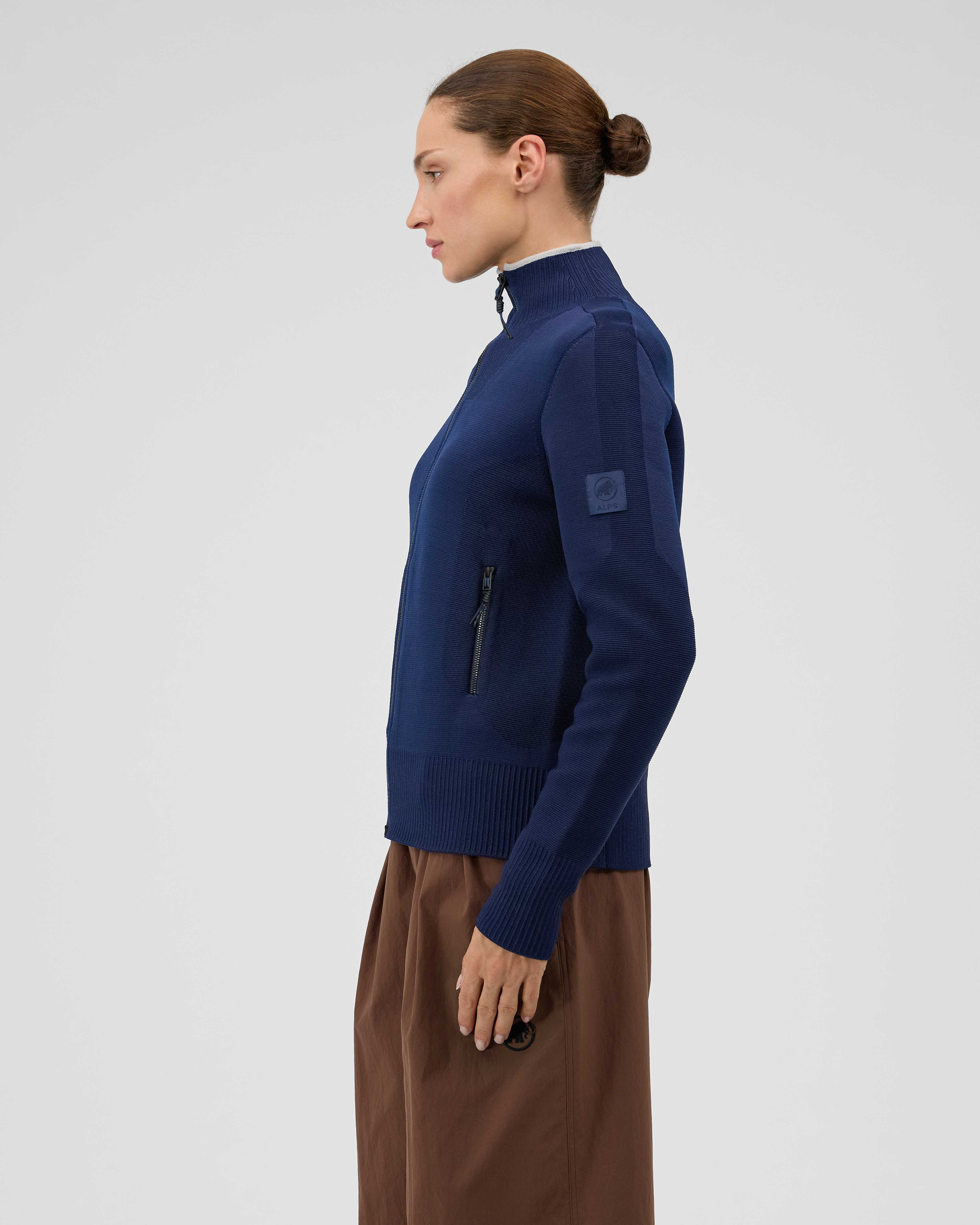 Mammut Alps ML Jacket Women, marine-platinum - Marine-platinum - Model side view