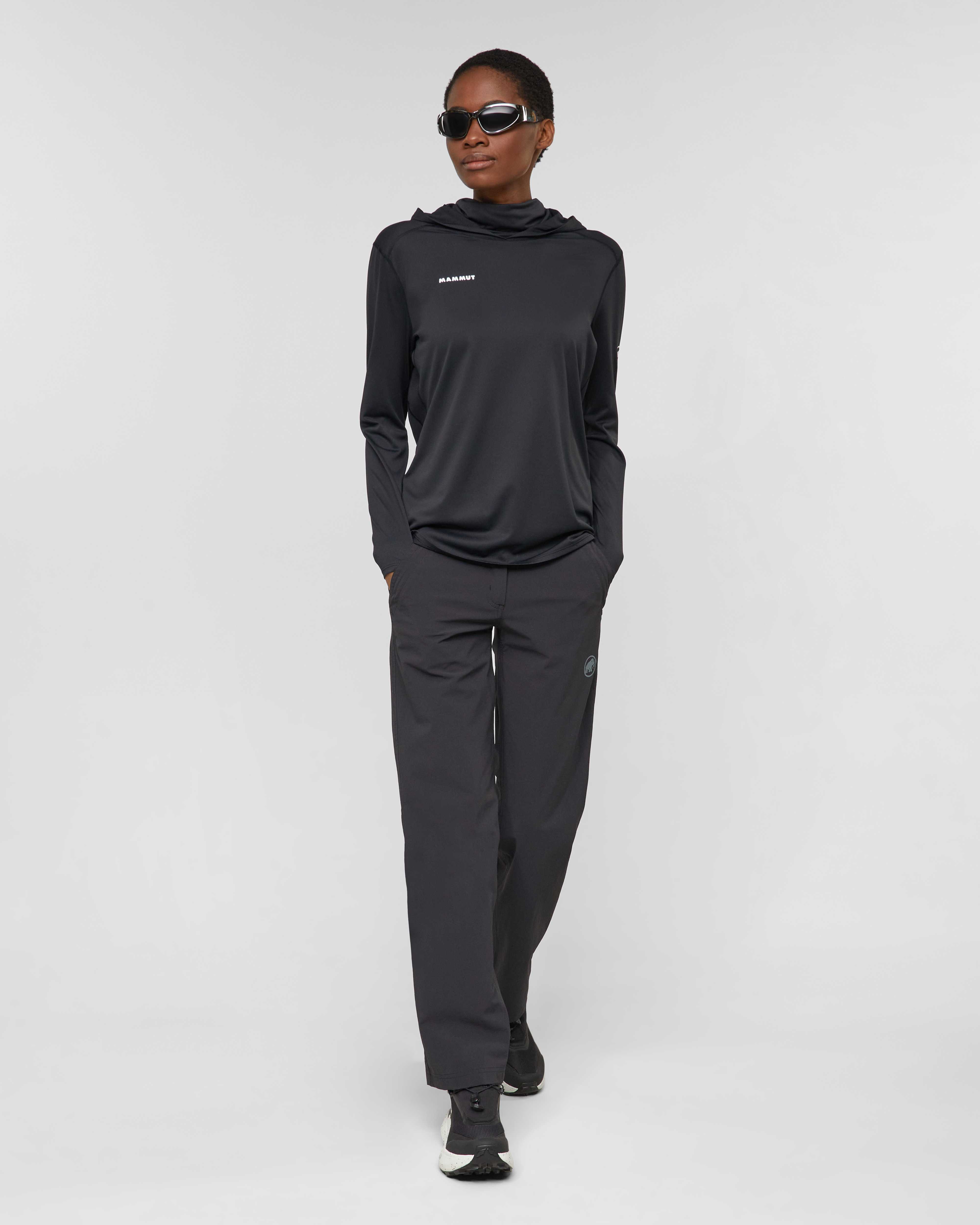 Mammut Selun FL Sun Hoody Women, black - Black - Outdoor view