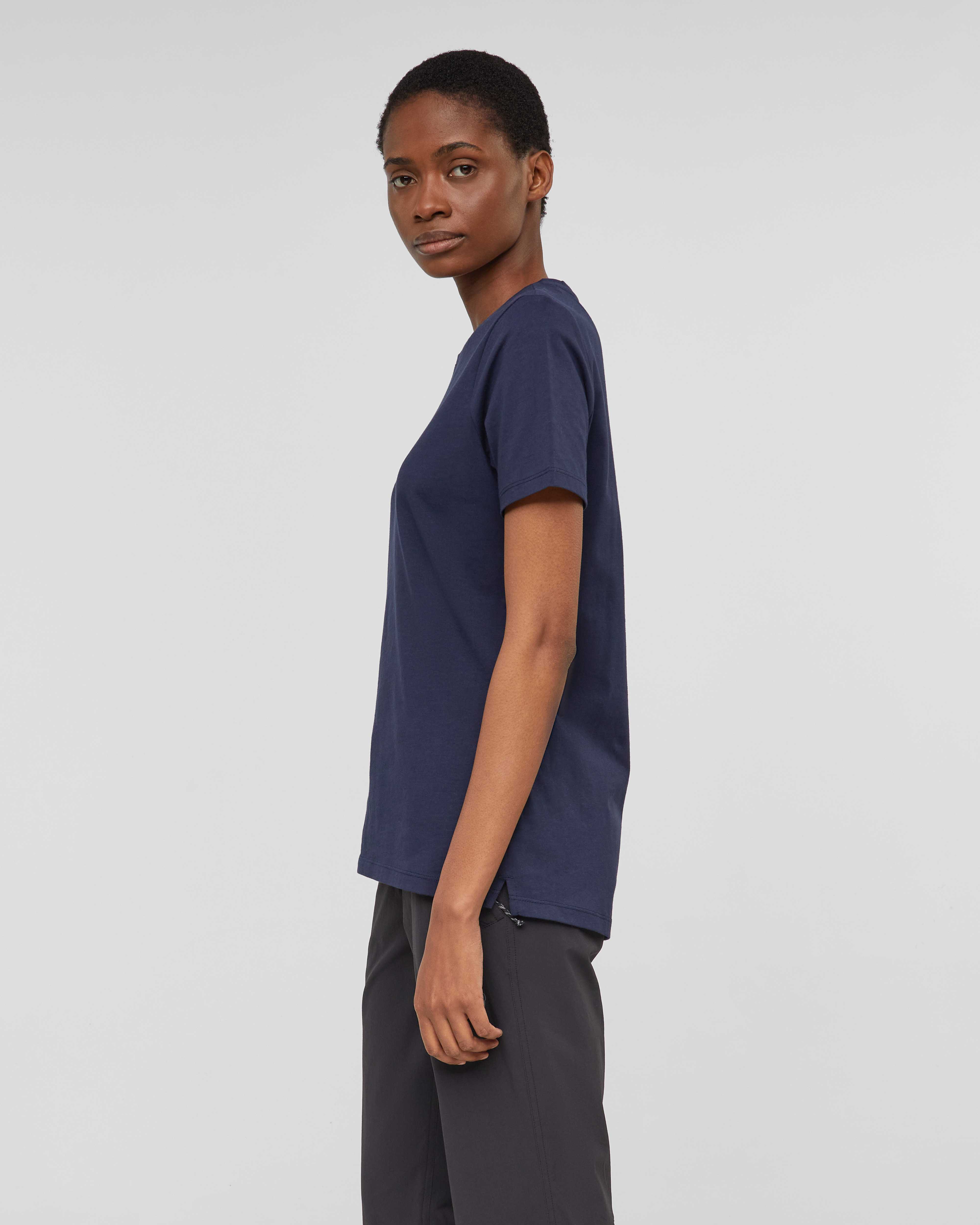 Mammut Mammut Outdoor T-Shirt Women, marine - Marine - Model side view