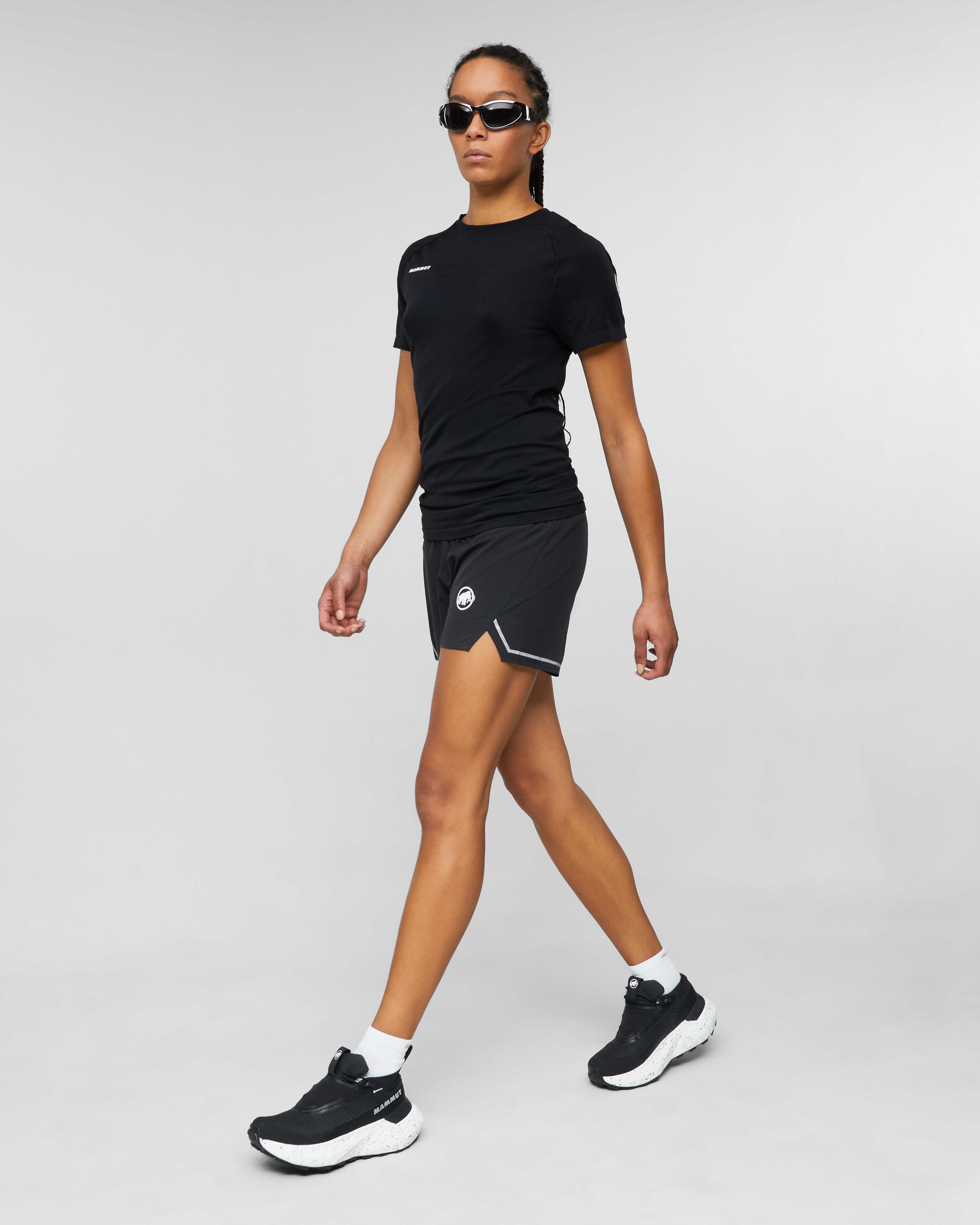 Mammut All-Mountain Seamless BL T-Shirt Mid Women, black - Black - Outdoor view