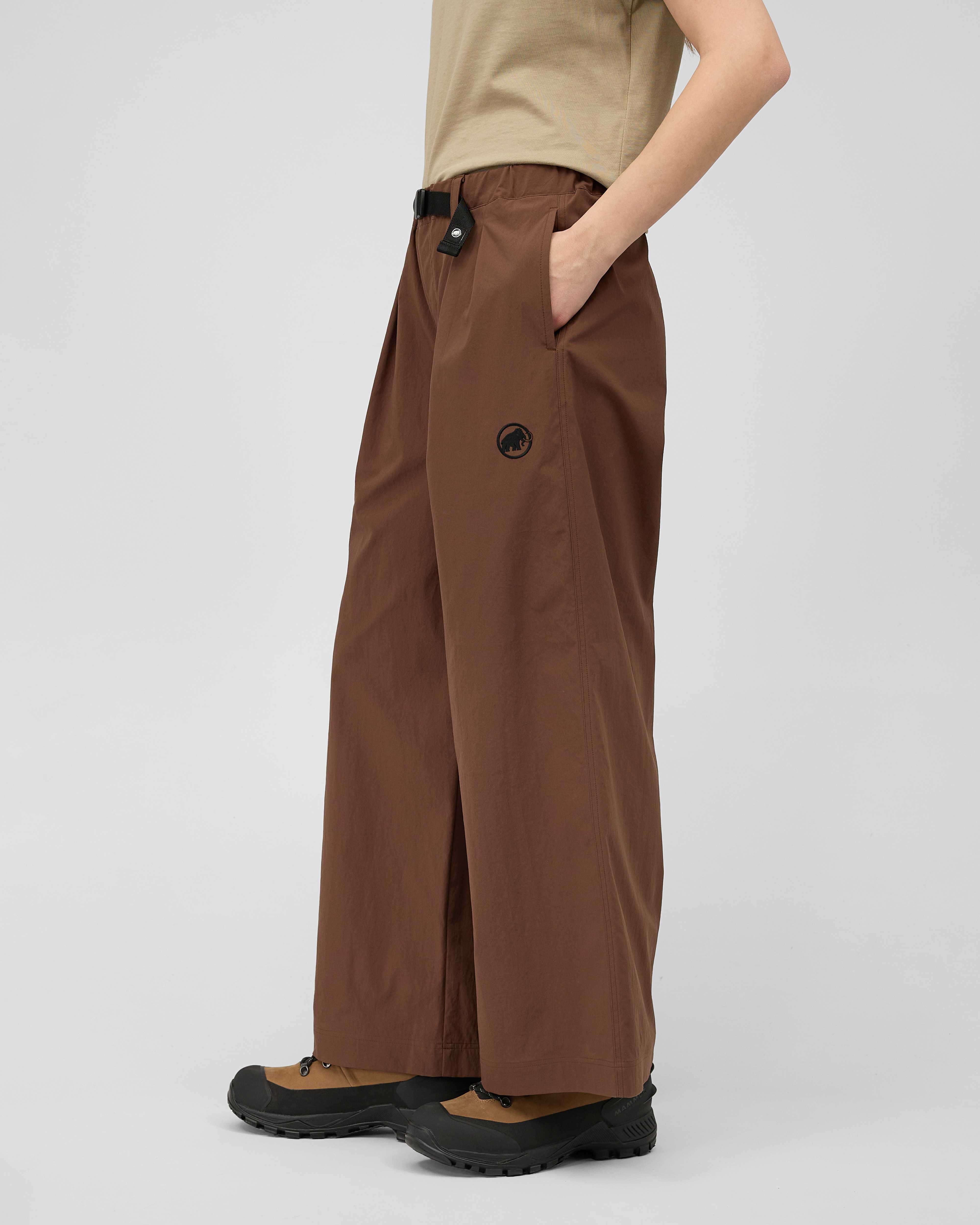 Mammut Highland Wide Pants Women, soil - Soil - Model side view