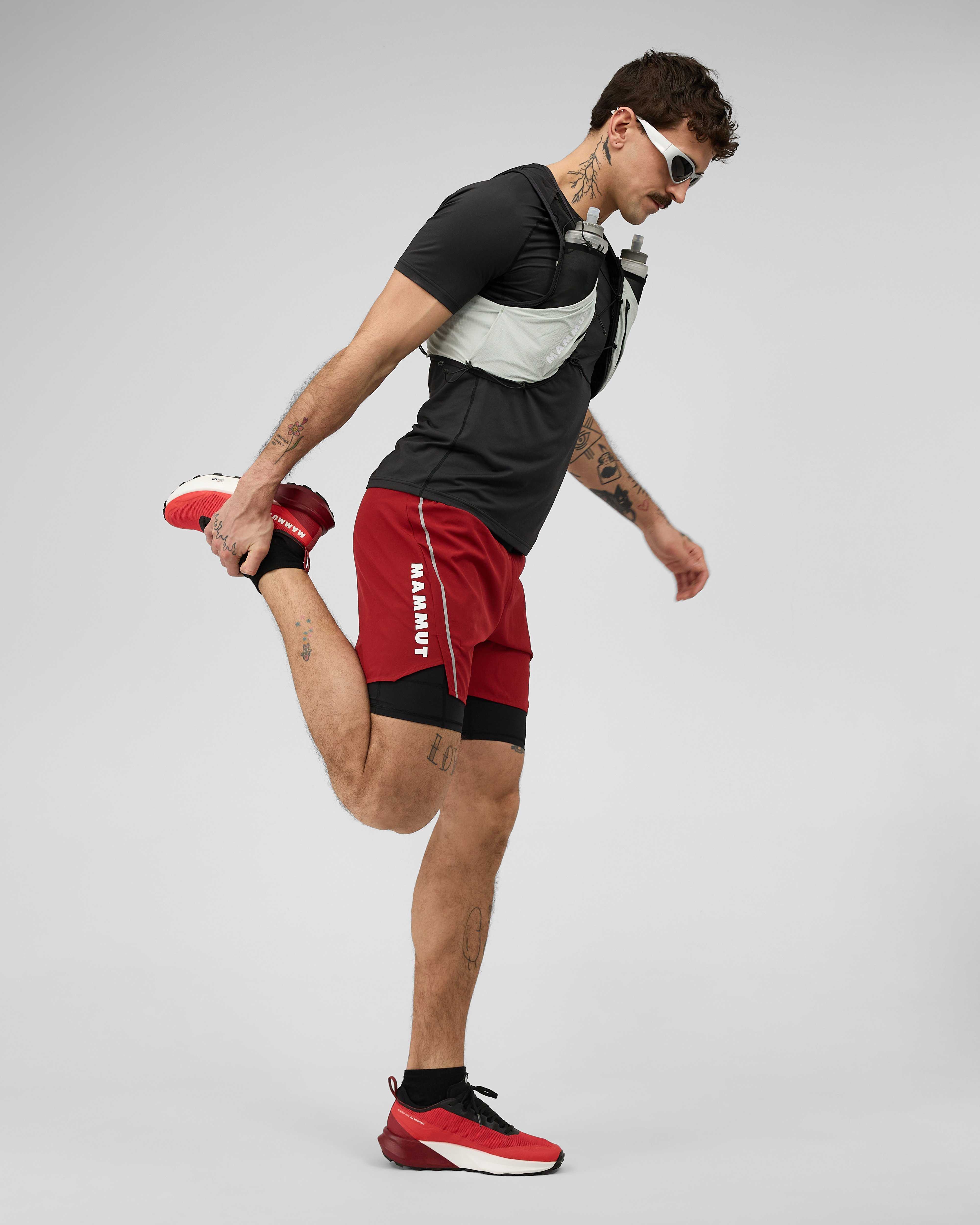 Mammut Aenergy TR 2 in 1 Shorts Men, dark mammut red-black - Dark mammut red-black - Outdoor view