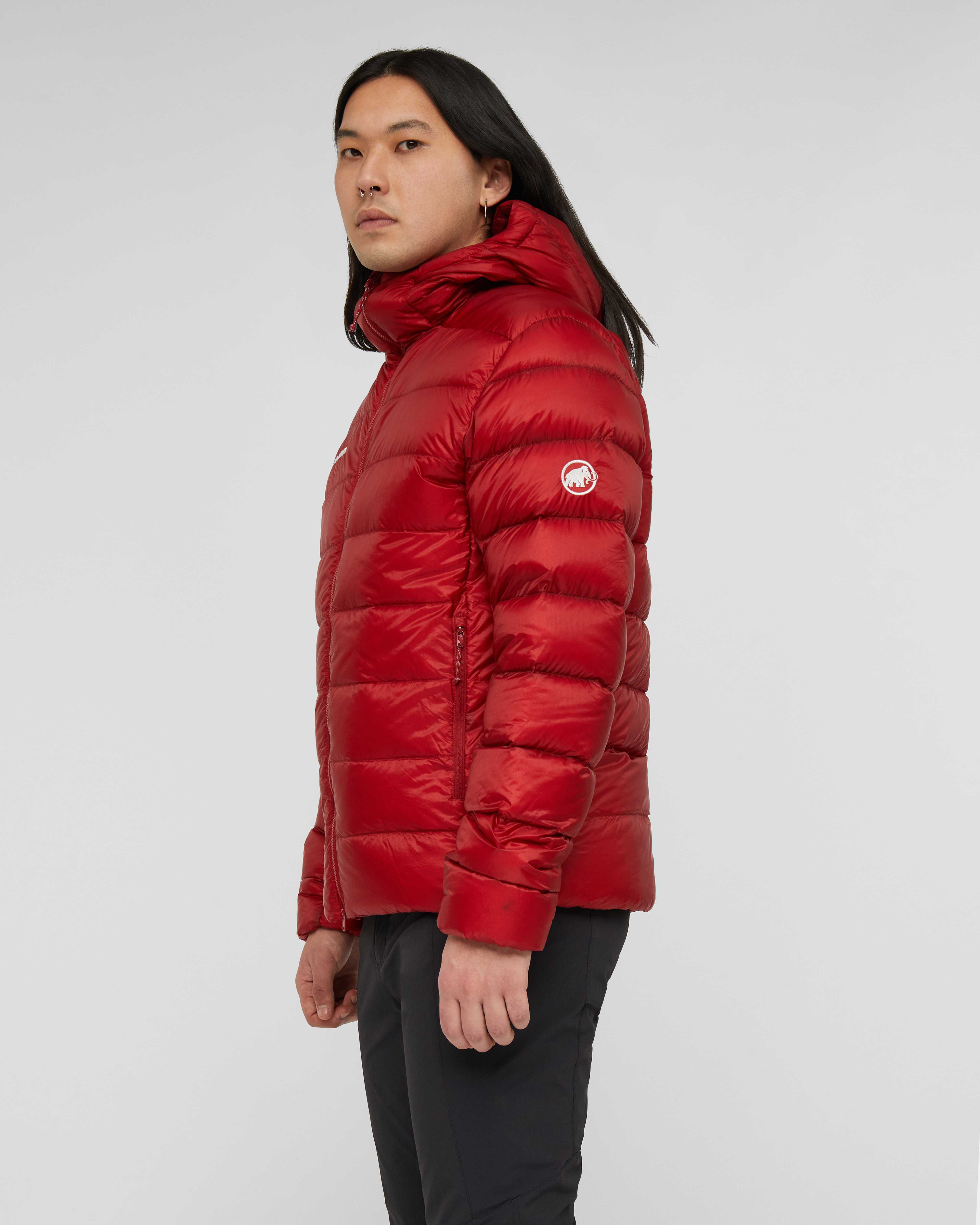 Mammut Broad Peak Pro IN Hooded Jacket Men, dark mammut red - Dark mammut red - Model side view