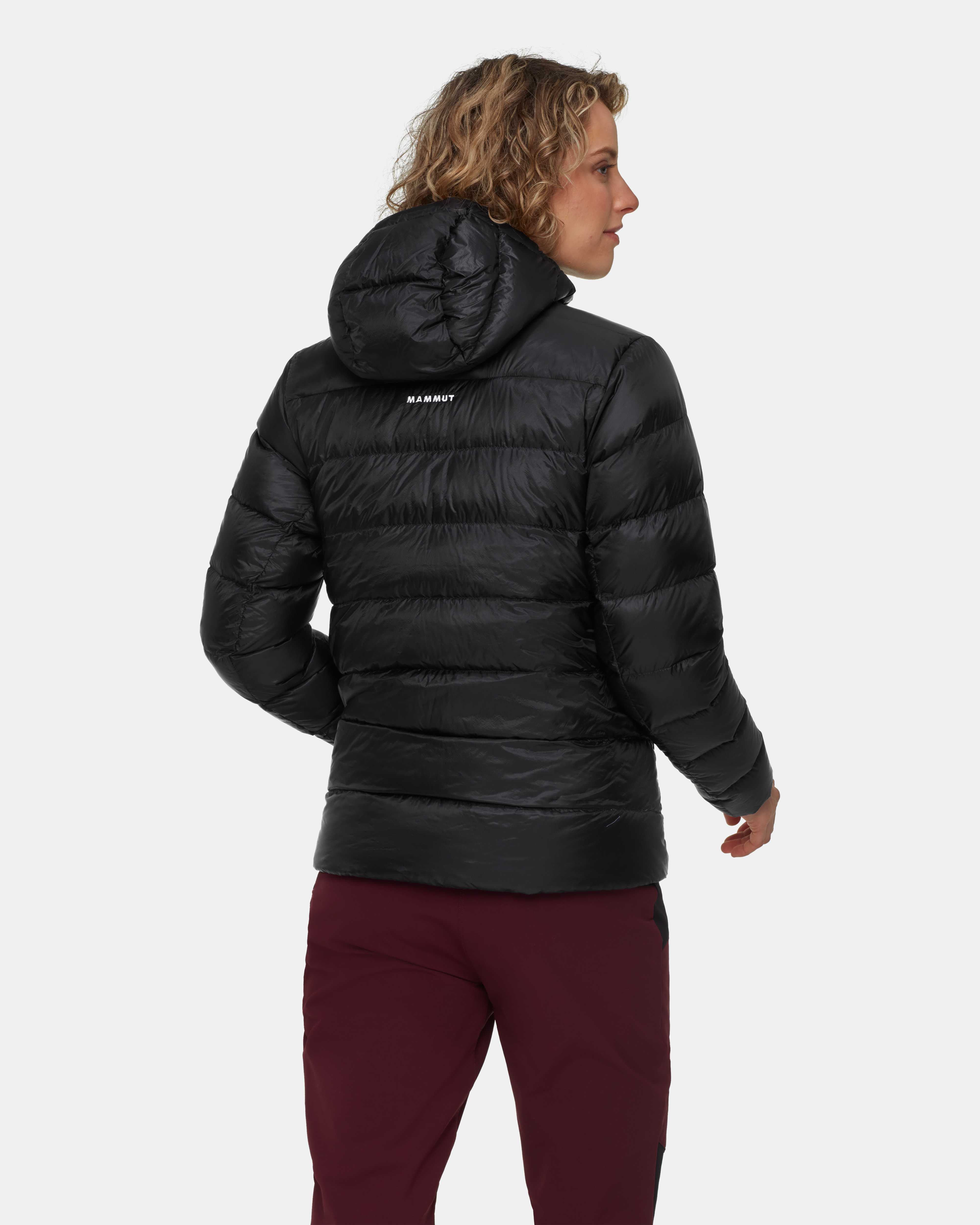Mammut Broad Peak Pro IN Hooded Jacket Women, black - Black - Model back view