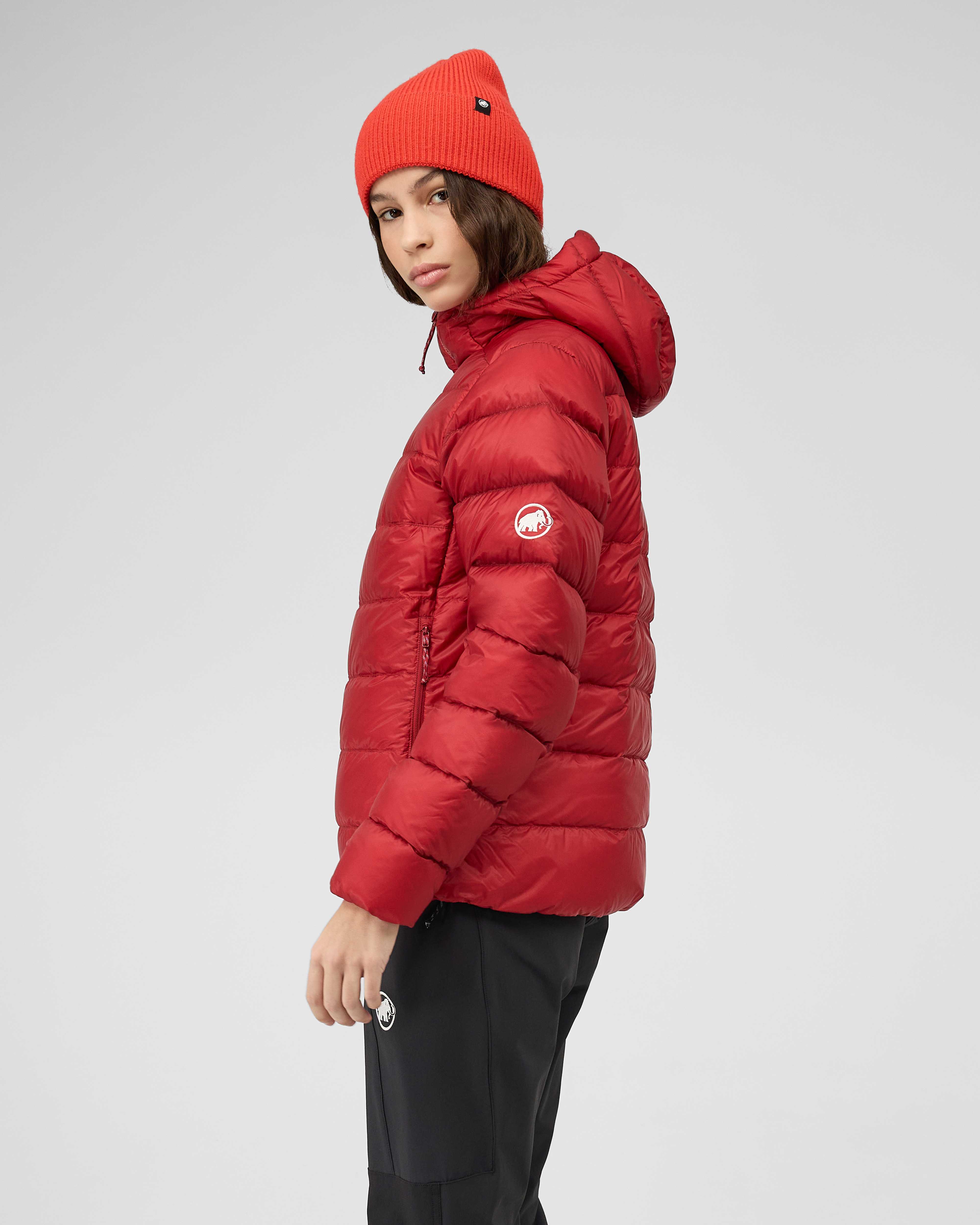 Mammut Broad Peak Pro IN Hooded Jacket Women, dark mammut red - Dark mammut red - Model side view