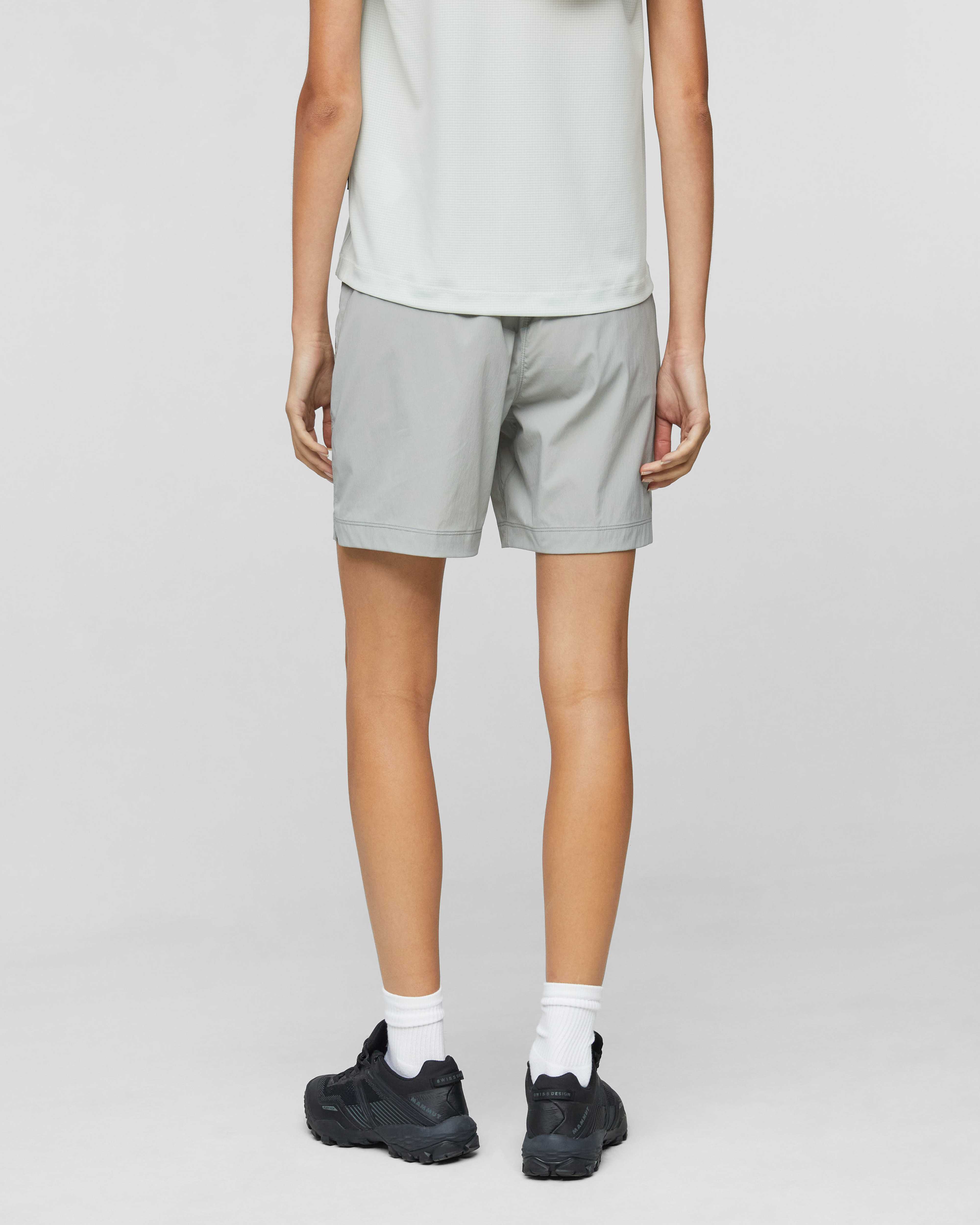 Mammut Valley Hiking Shorts Women, creas grey - Creas grey - Model back view