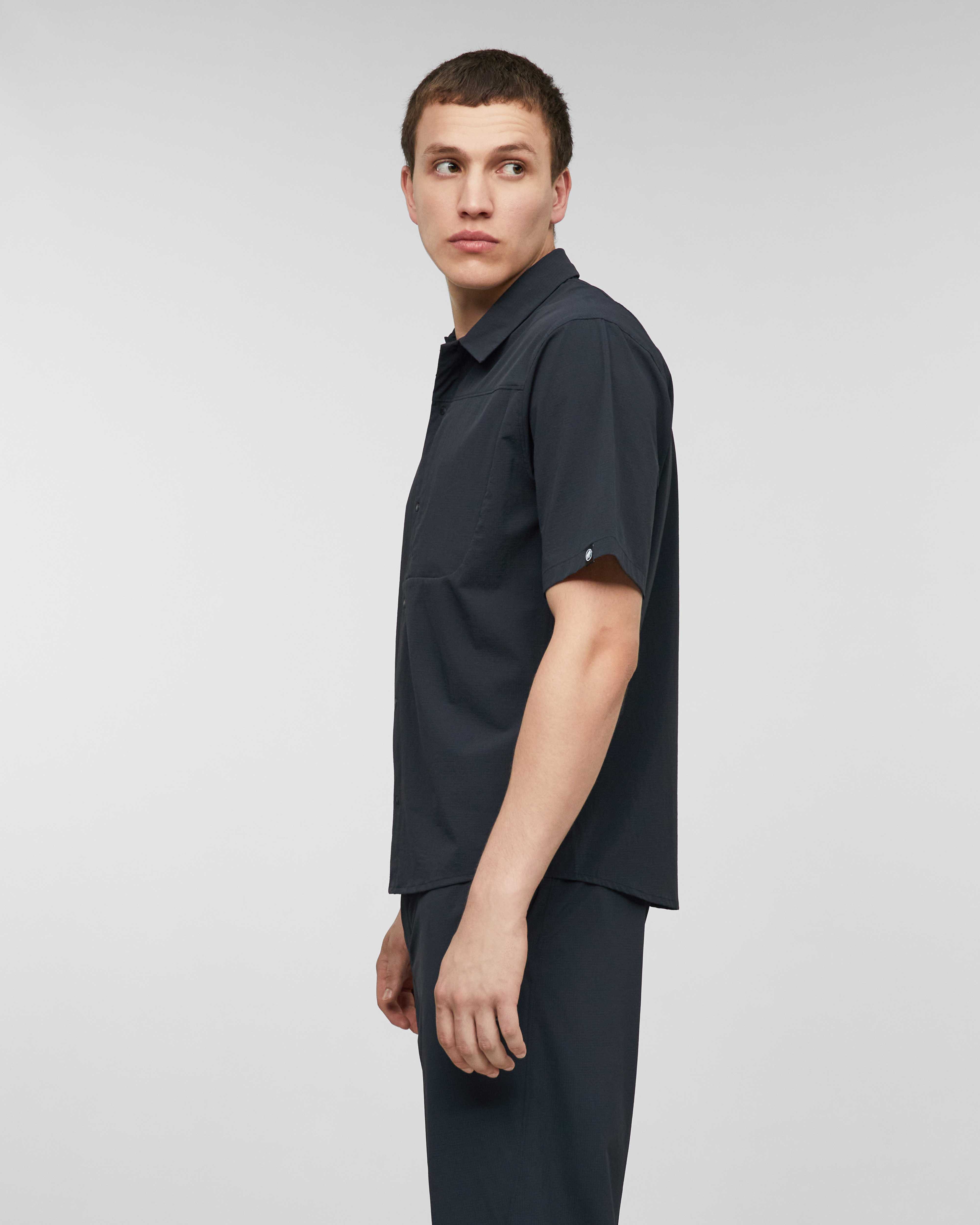 Mammut Valley Airdot Shirt Men, creas black - Creas black - Model side view