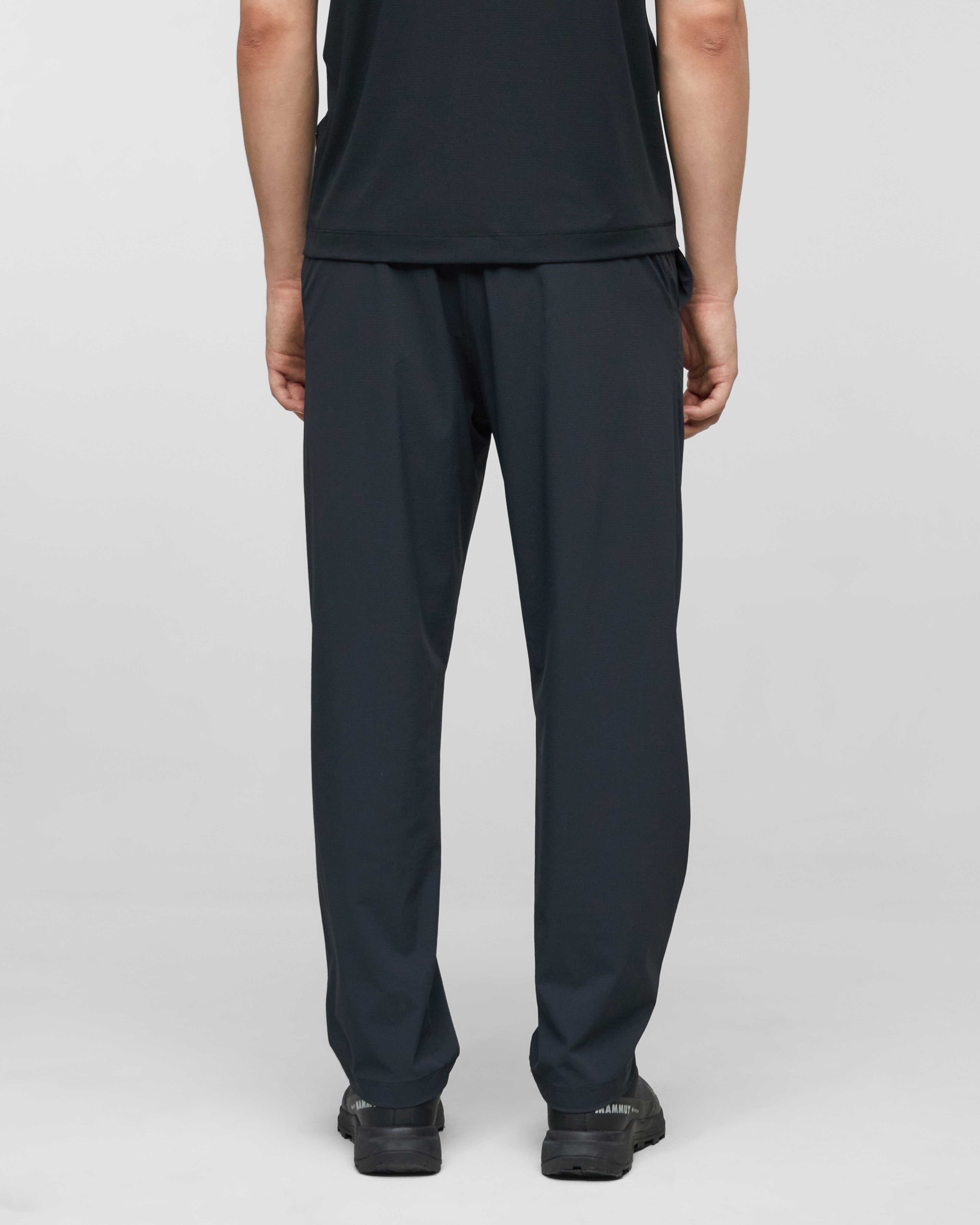 Mammut Valley Airdot Pants Men, creas black - Creas black - Model back view
