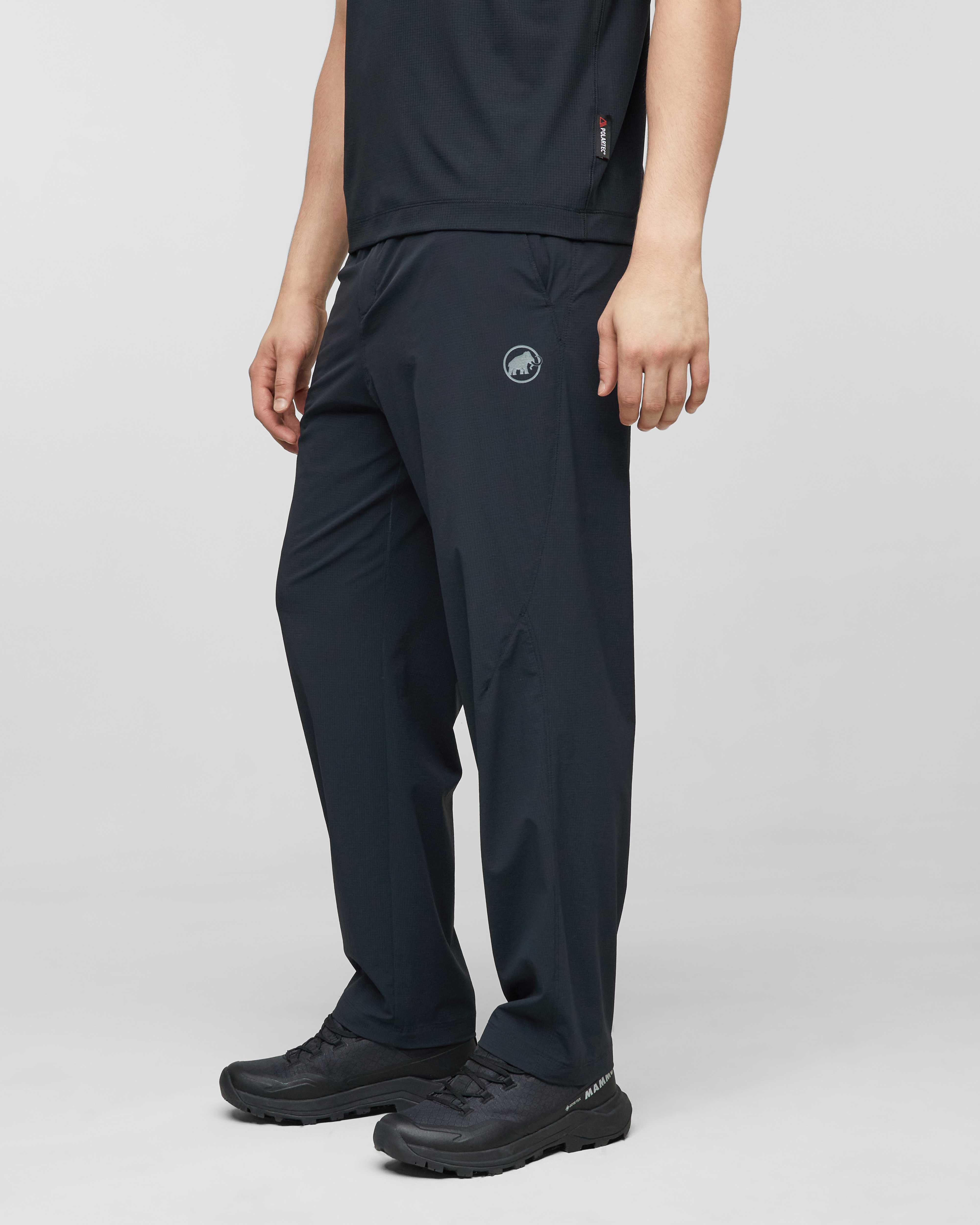 Mammut Valley Airdot Pants Men, creas black - Creas black - Model side view
