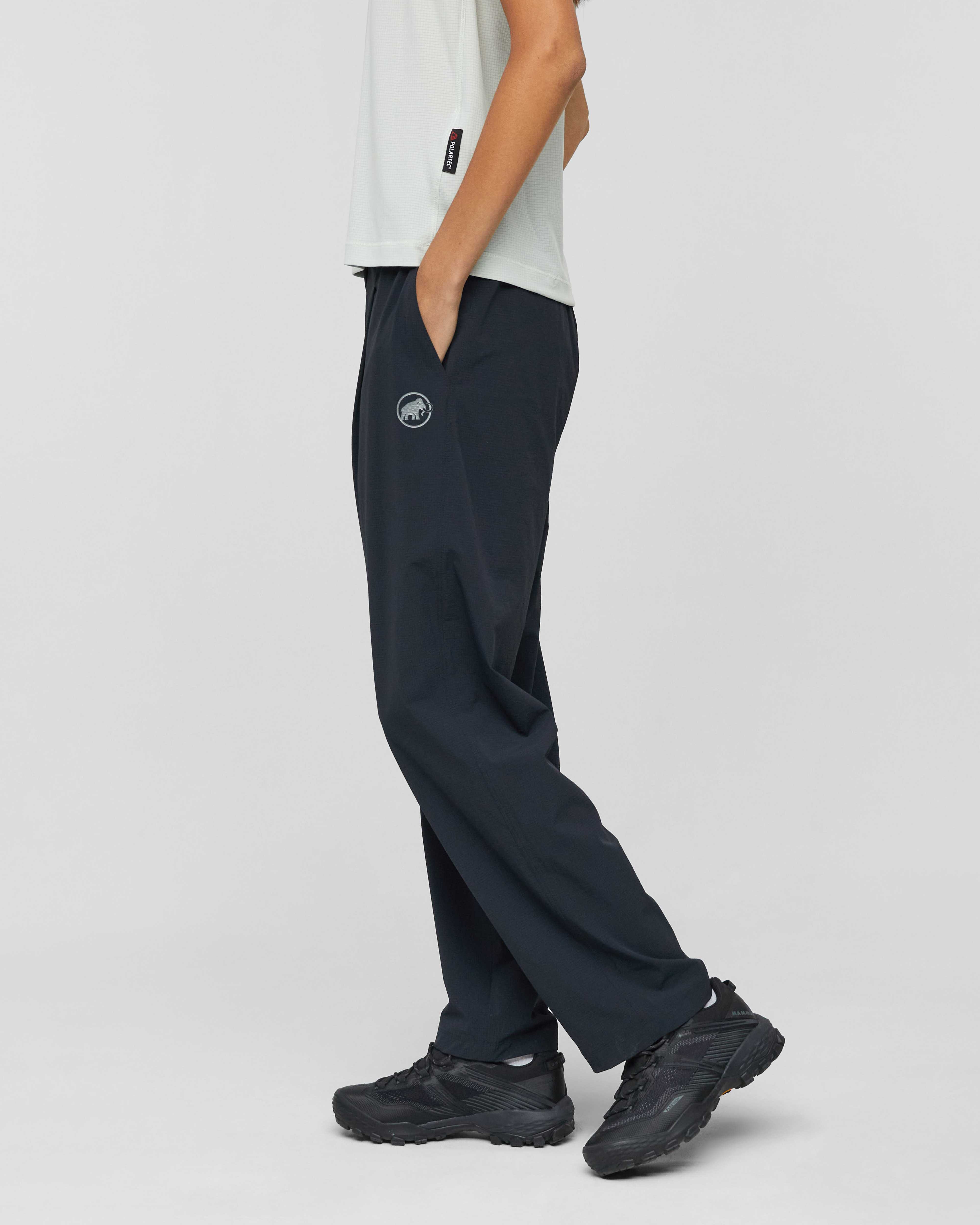 Mammut Valley Airdot Pants Women, creas black - Creas black - Model side view