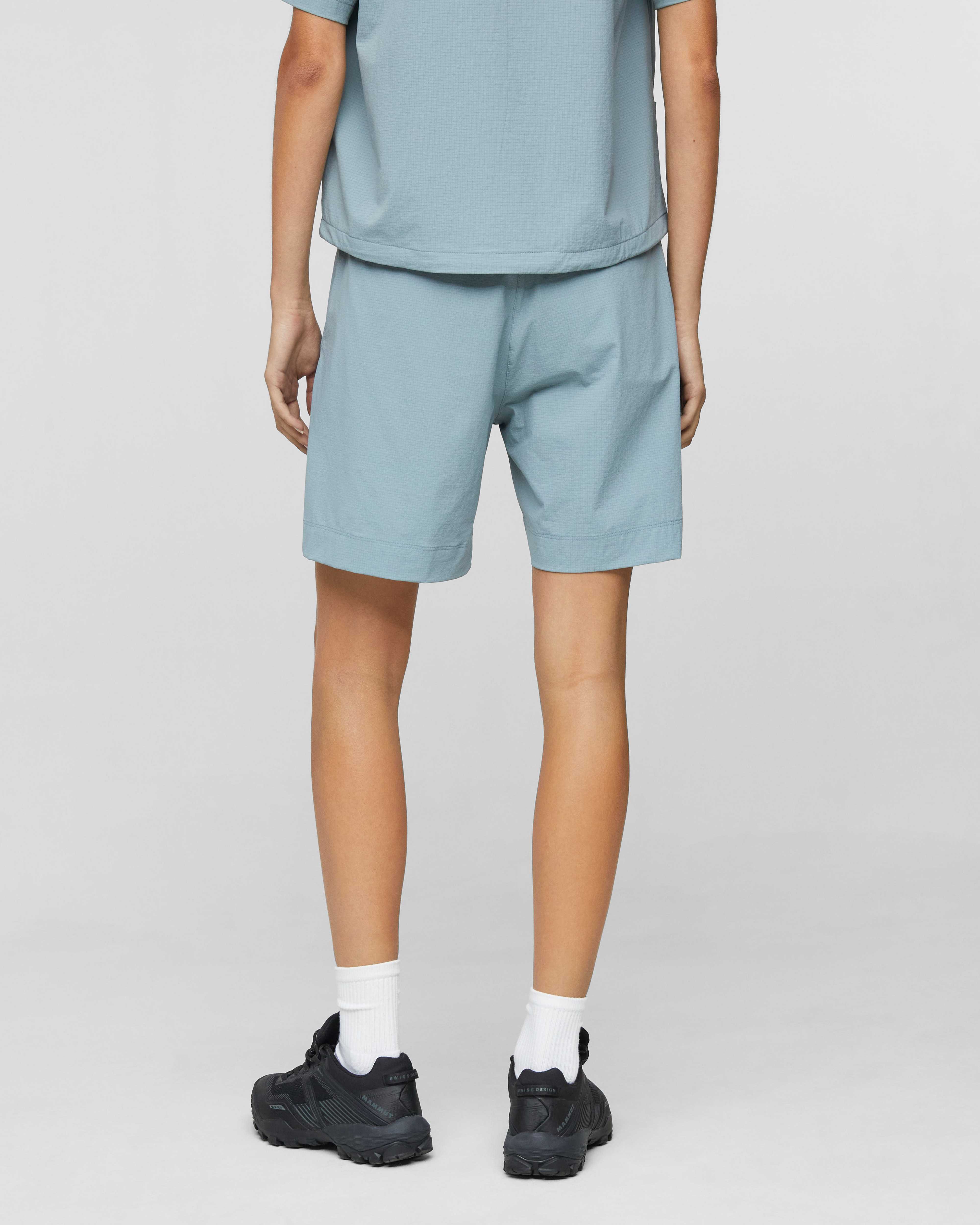 Mammut Valley Airdot Shorts Women, creas blue - Creas blue - Model back view