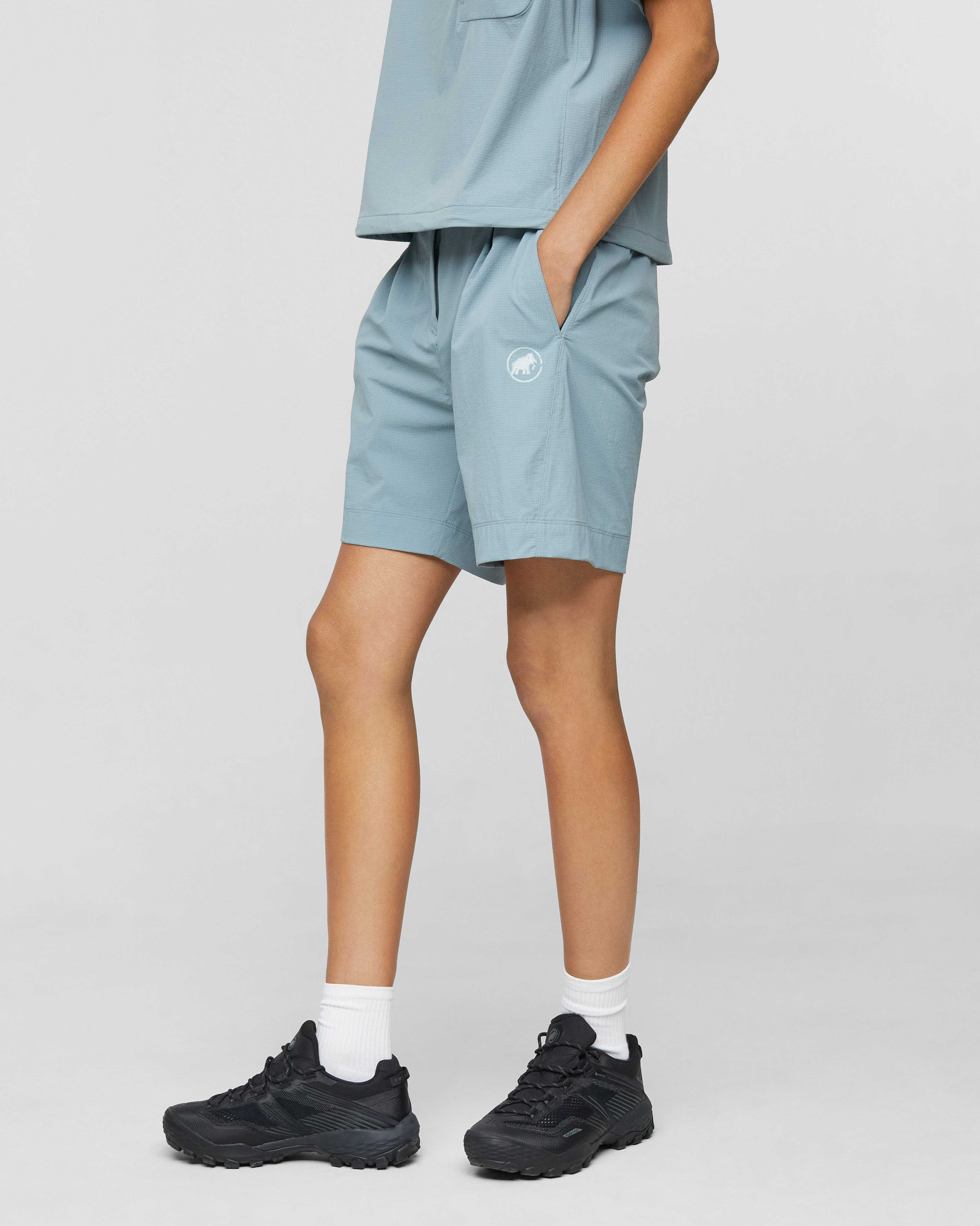 Mammut Valley Airdot Shorts Women, creas blue - Creas blue - Model side view