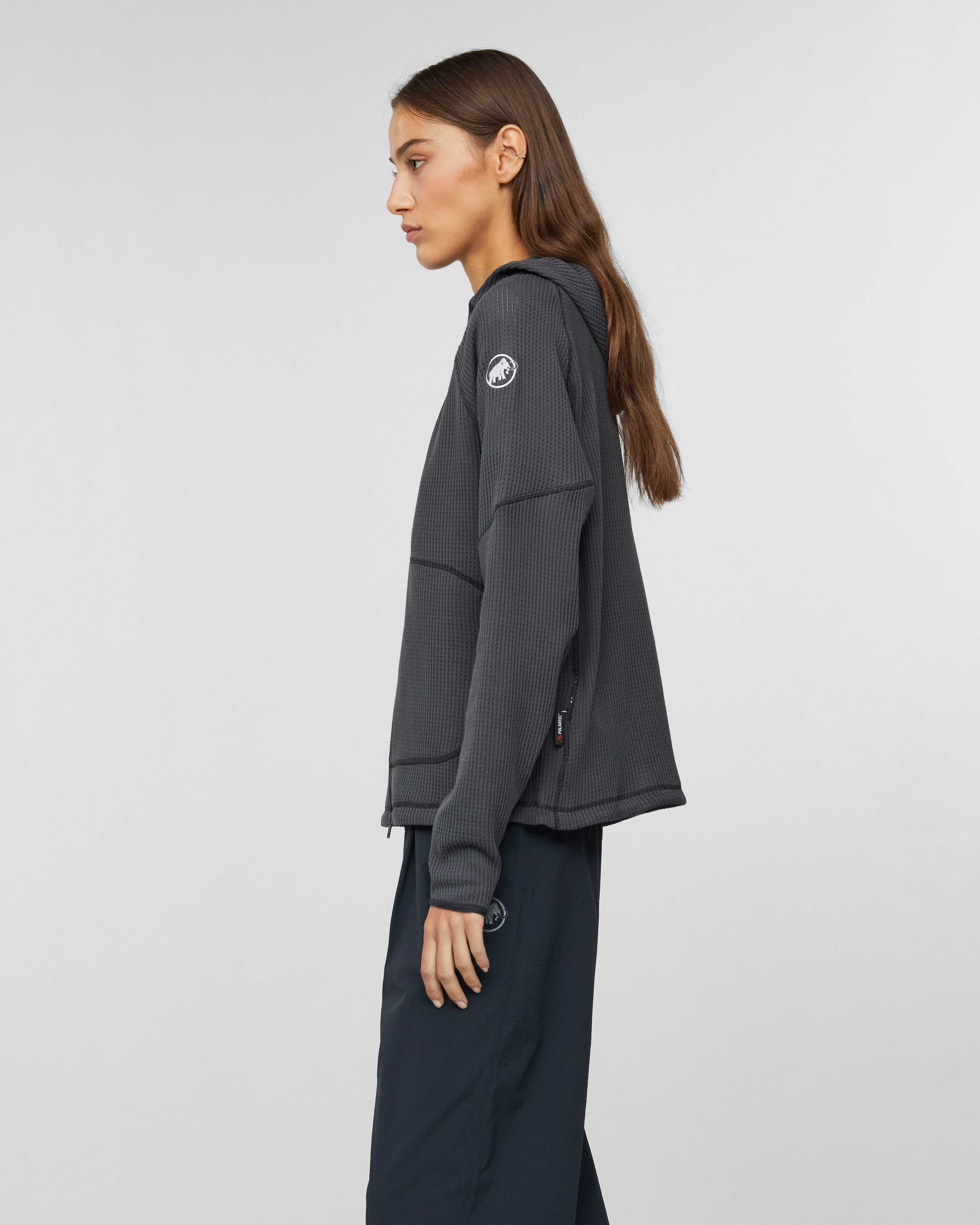 Mammut Valley Powerdry ML Hooded Jacket Women, creas black - Creas black - Model side view