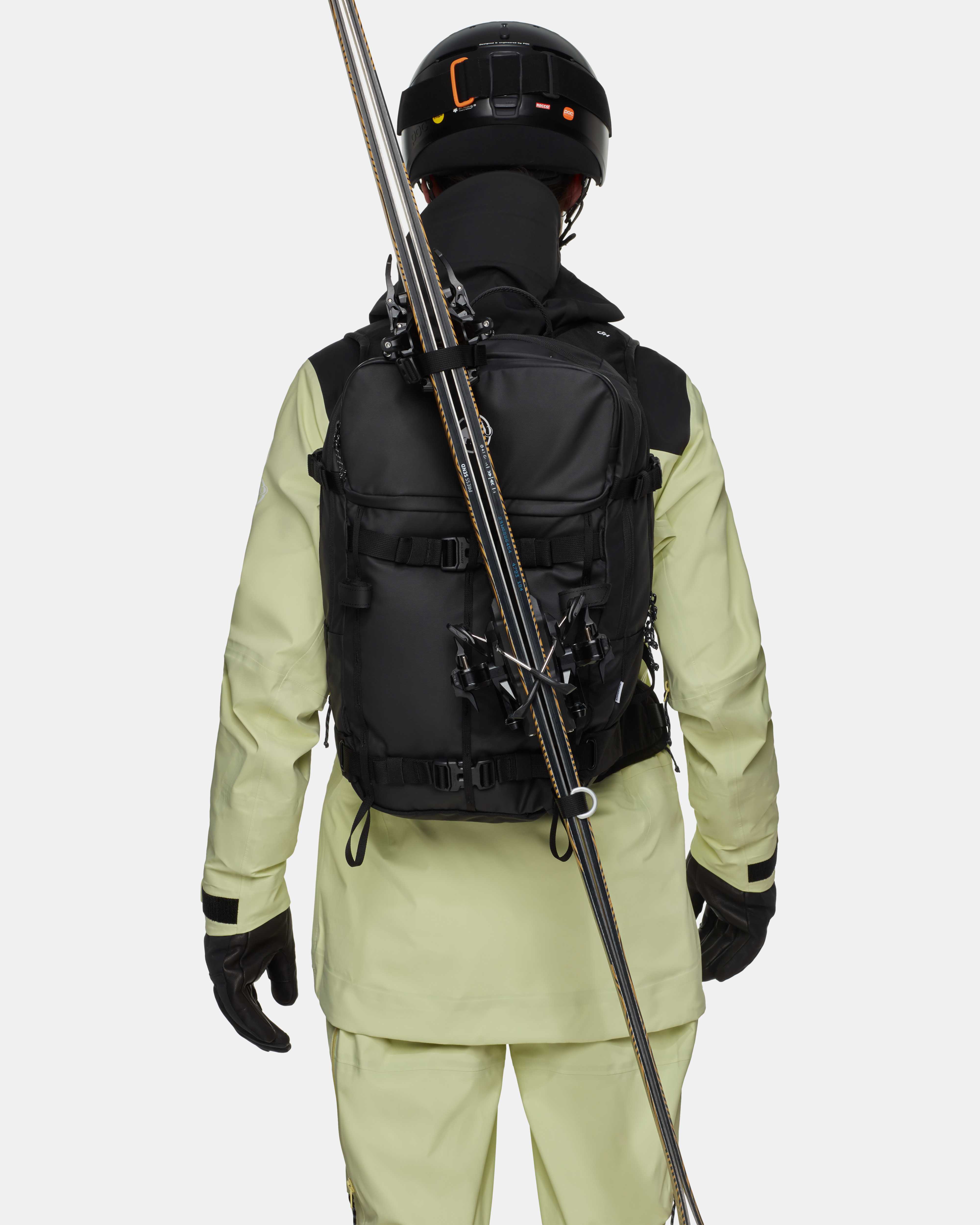 Mammut Nirvana 28 Women, black - Black - Model back view