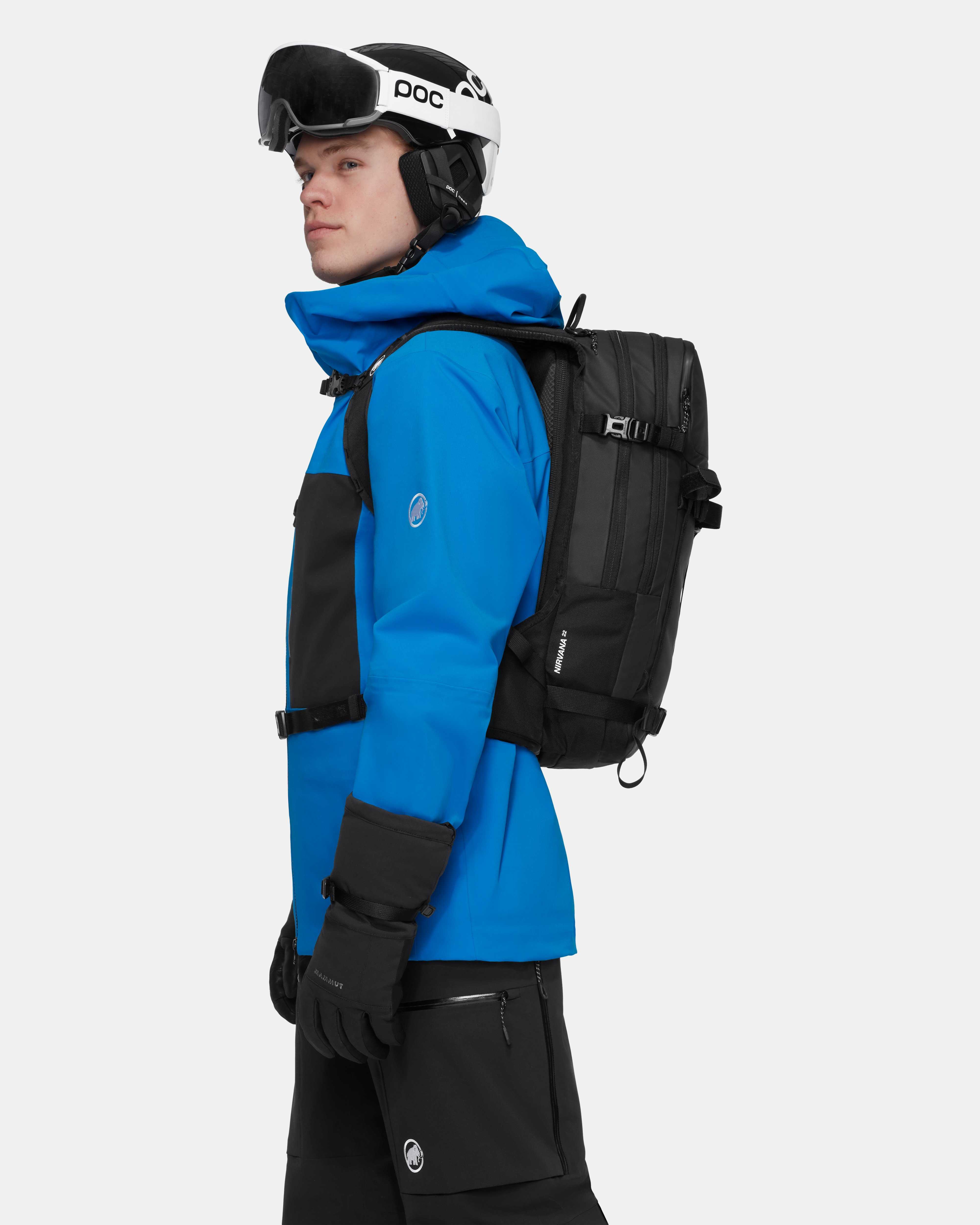 Mammut Nirvana 22, black - Black - Model side view