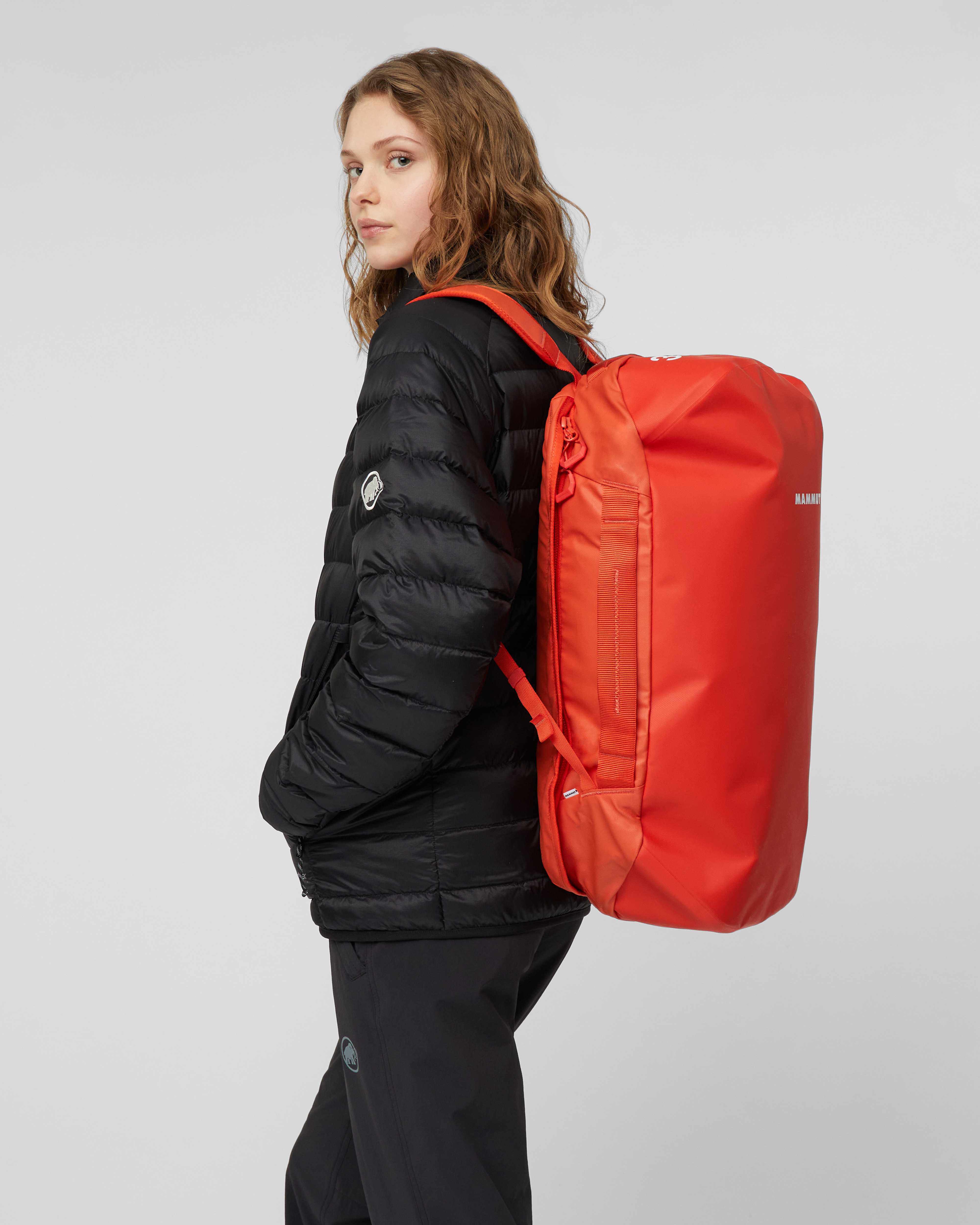 Mammut Cargo 35, mammut red - Mammut red - Model back view