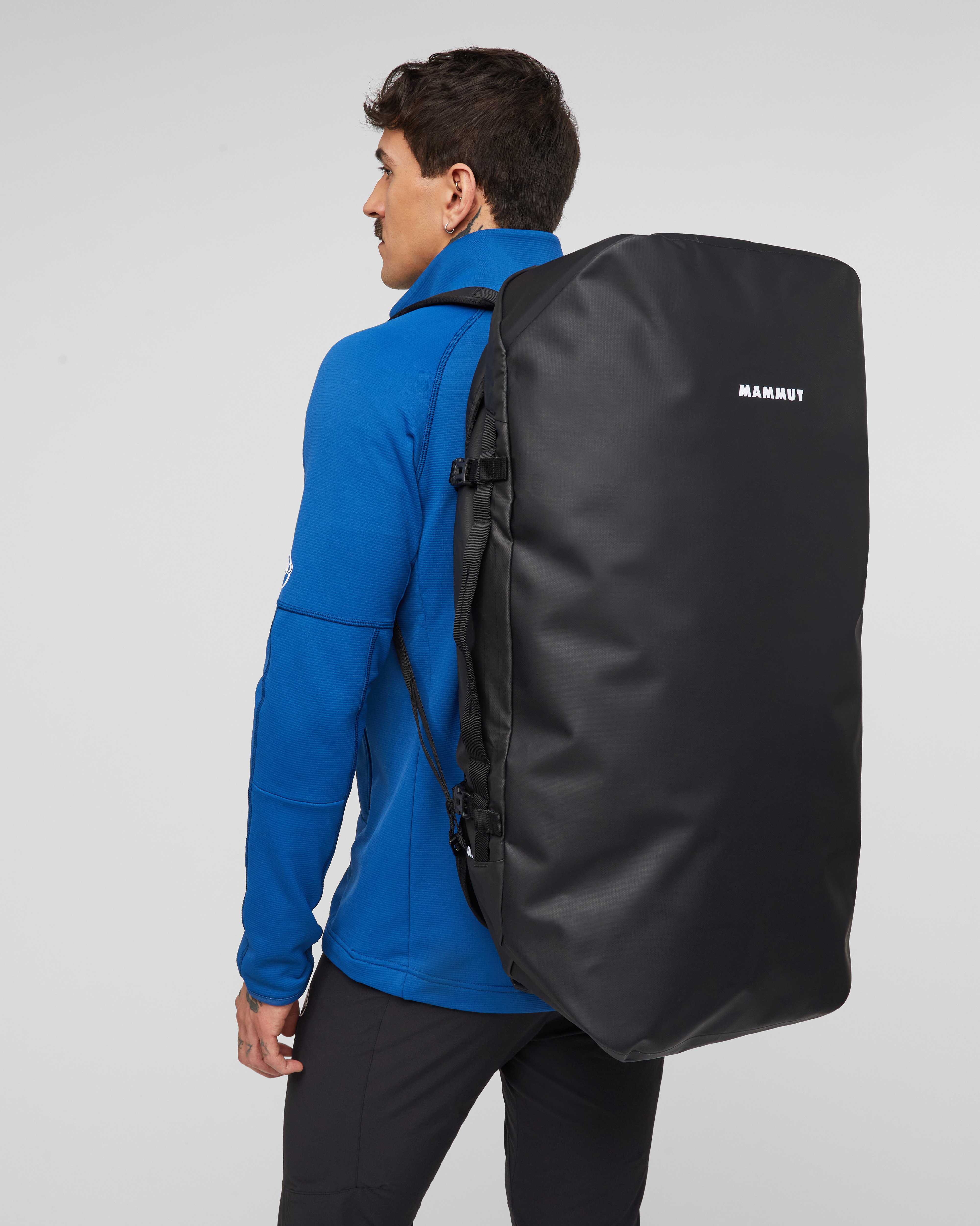 Mammut Cargo 70, black - Black - Model back view