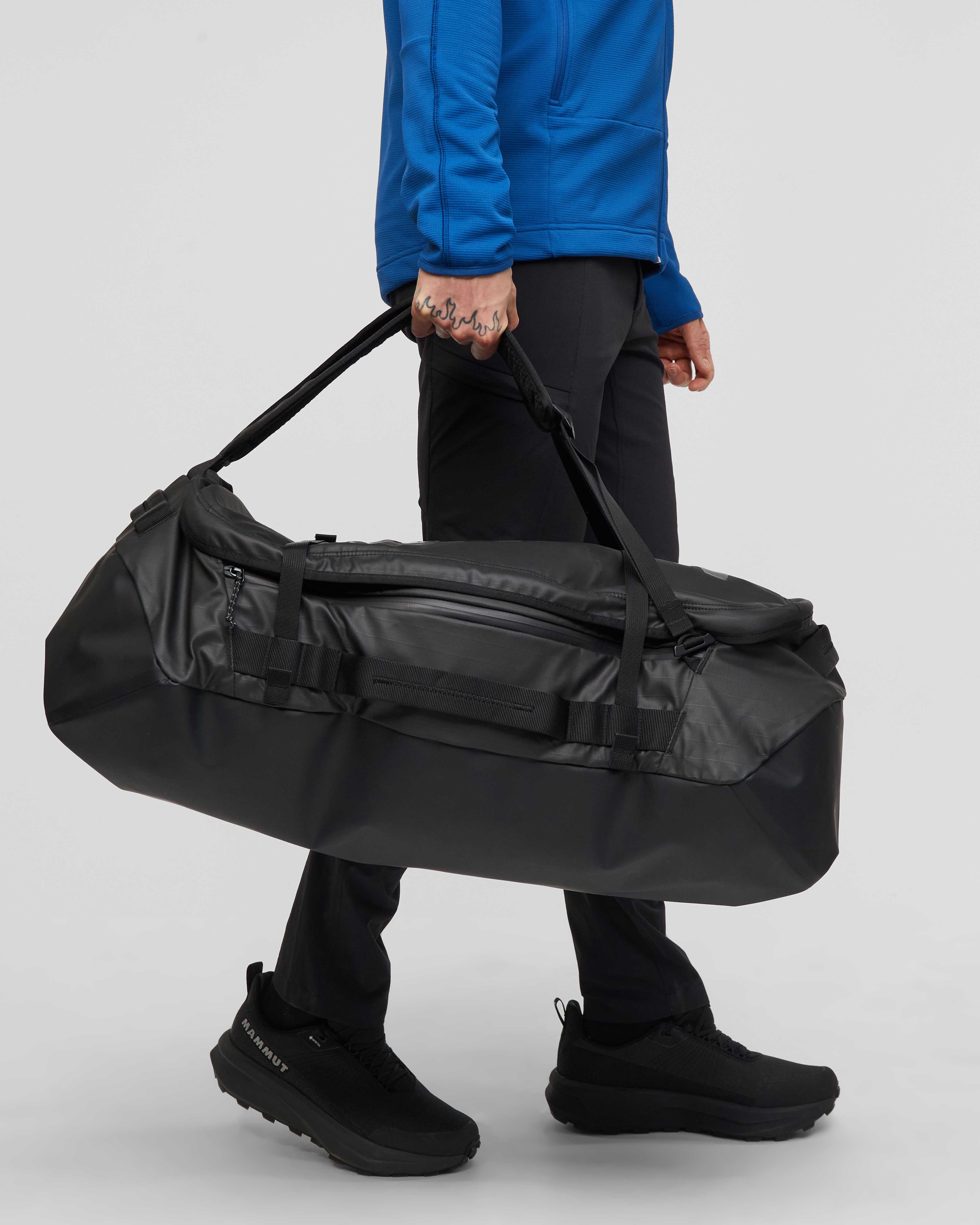 Mammut Cargo 70, black - Black - Model side view