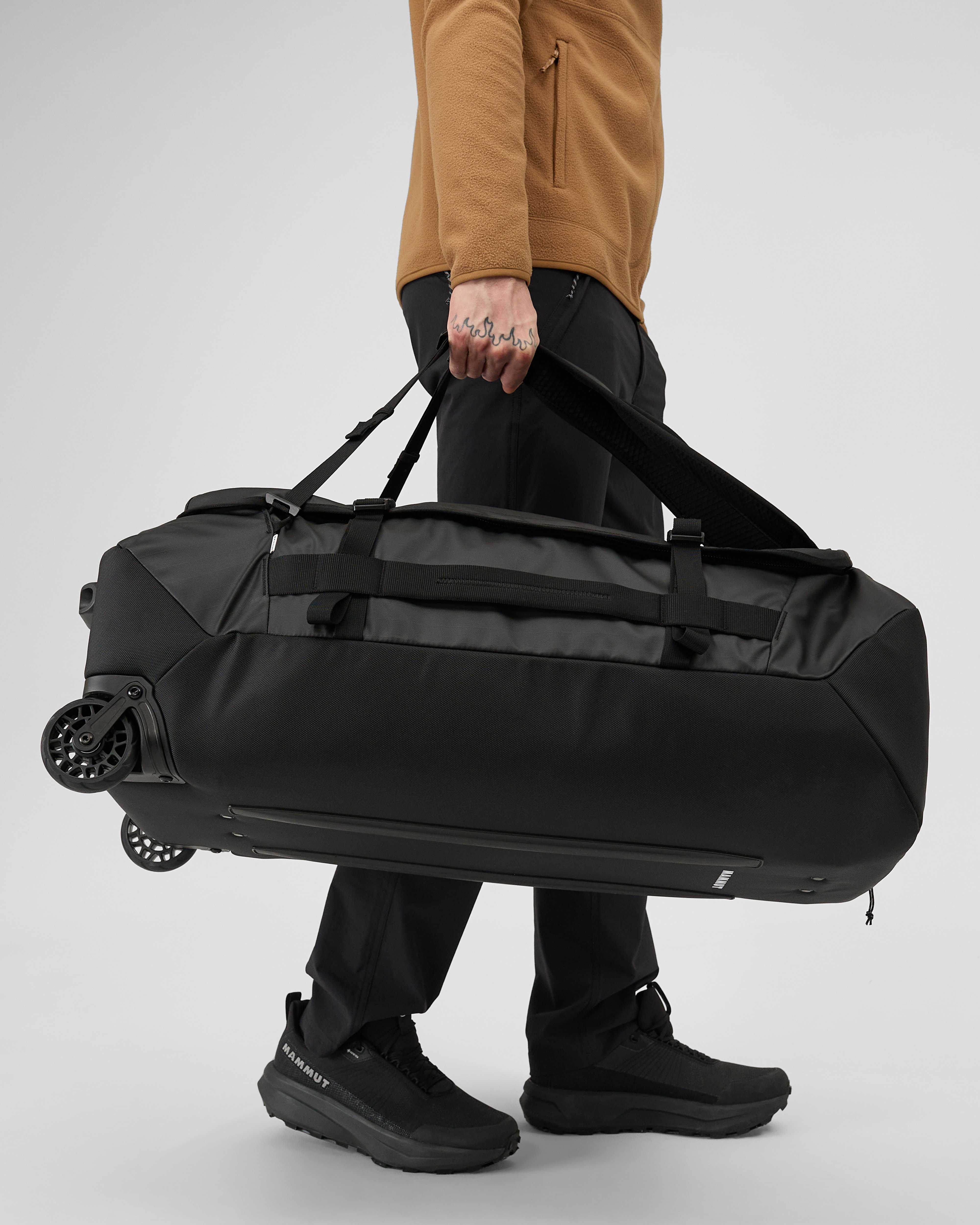 Mammut Wheeled Cargo 90, black - Black - Model side view