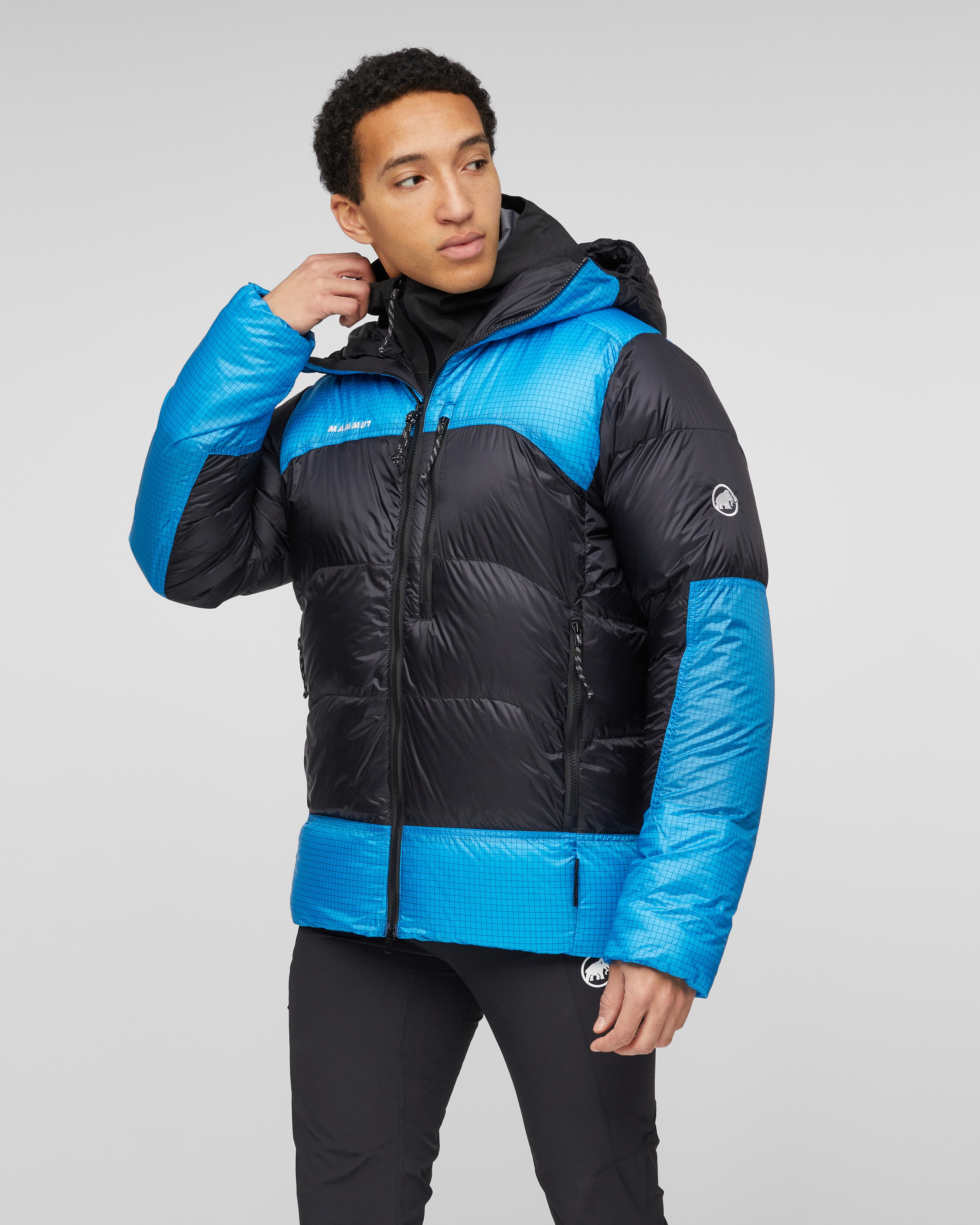Mammut Taiss Pro Belay IN Hooded Jacket Men, black-glacier blue - Black-glacier blue - Model front view