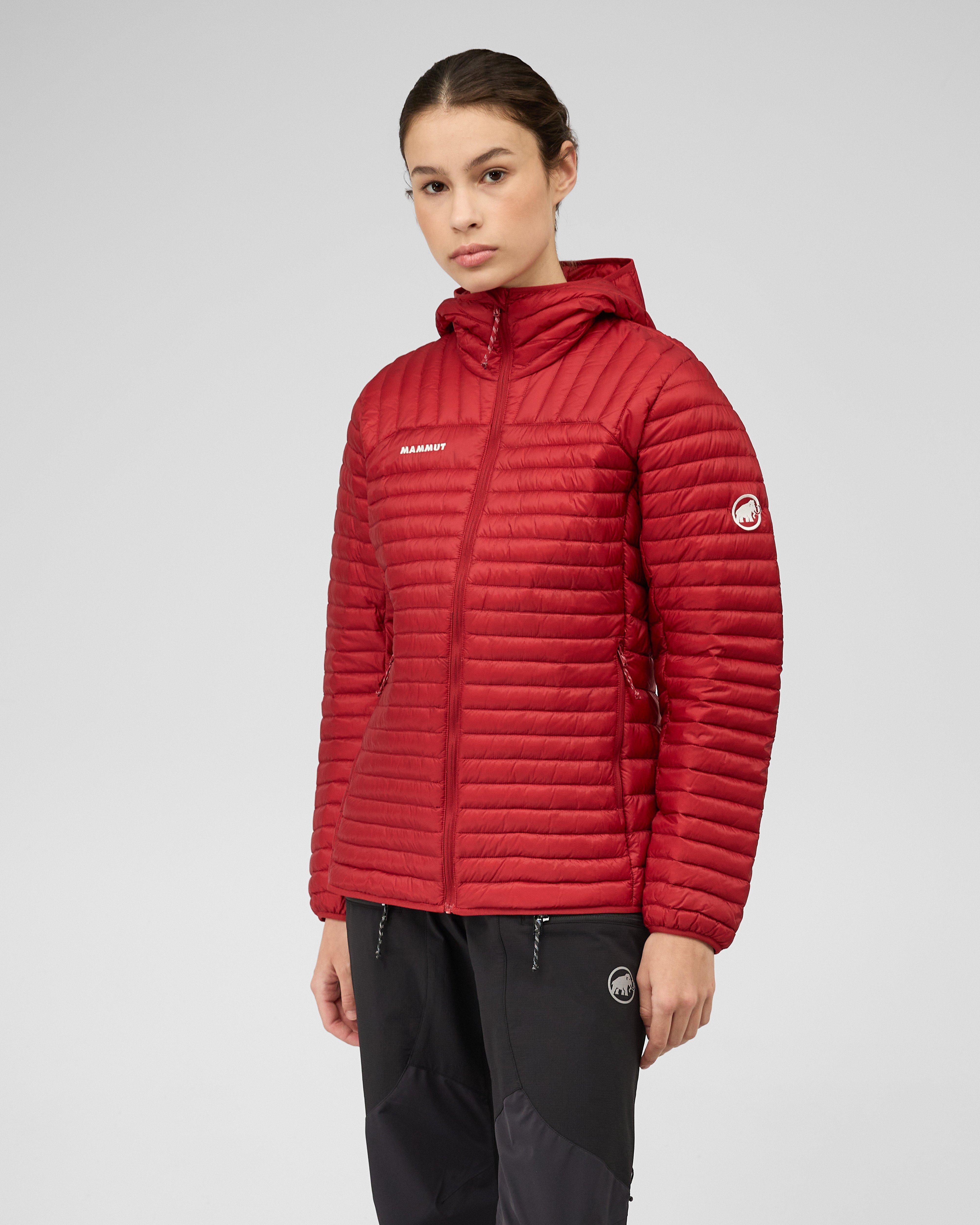 Mammut Broad Peak Light IN Hooded Jacket Women, dark mammut red - Dark mammut red - Model front view