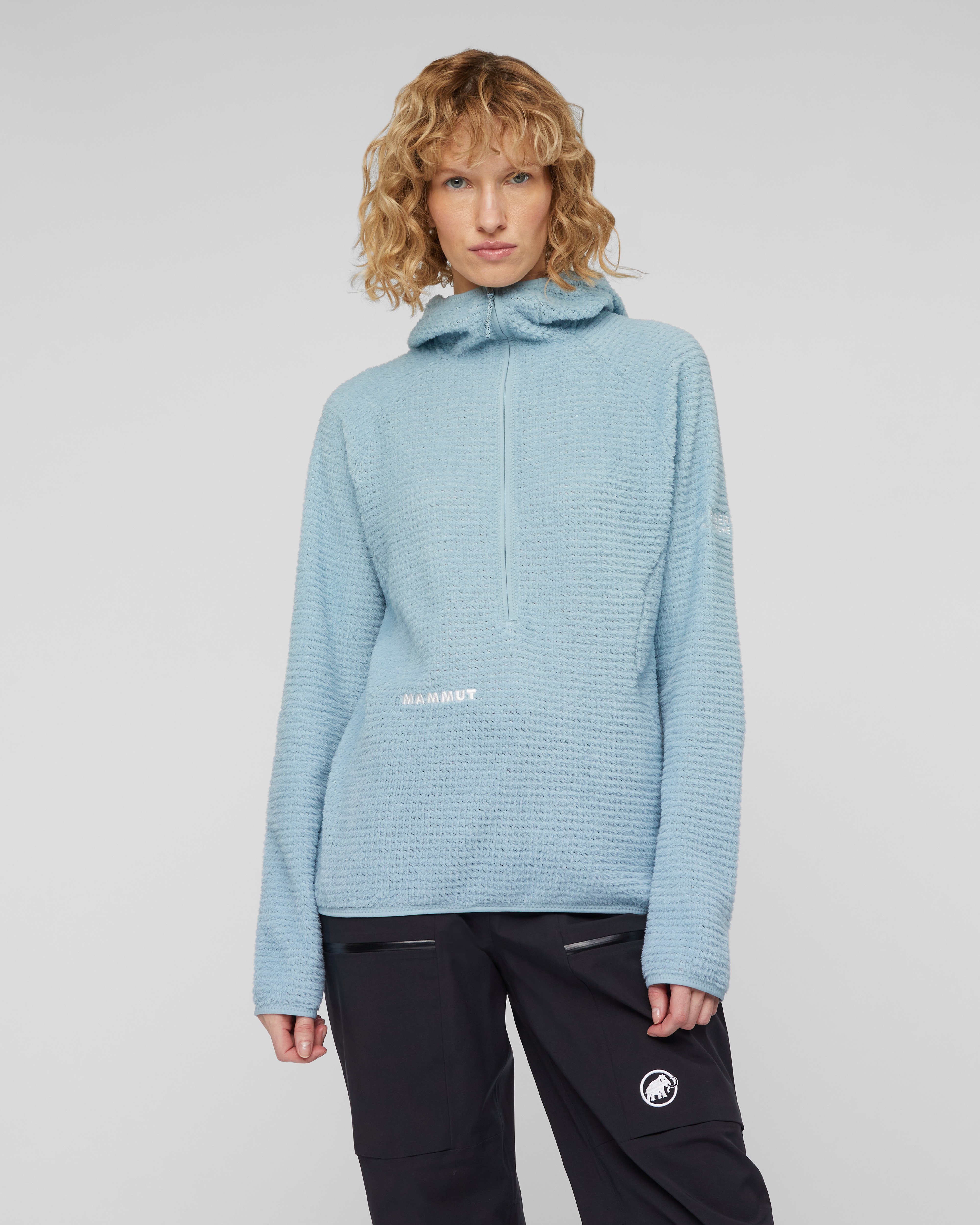 Mammut Eiger Free ML Air Half Zip Hoodie Women, nebla - Nebla - Model front view