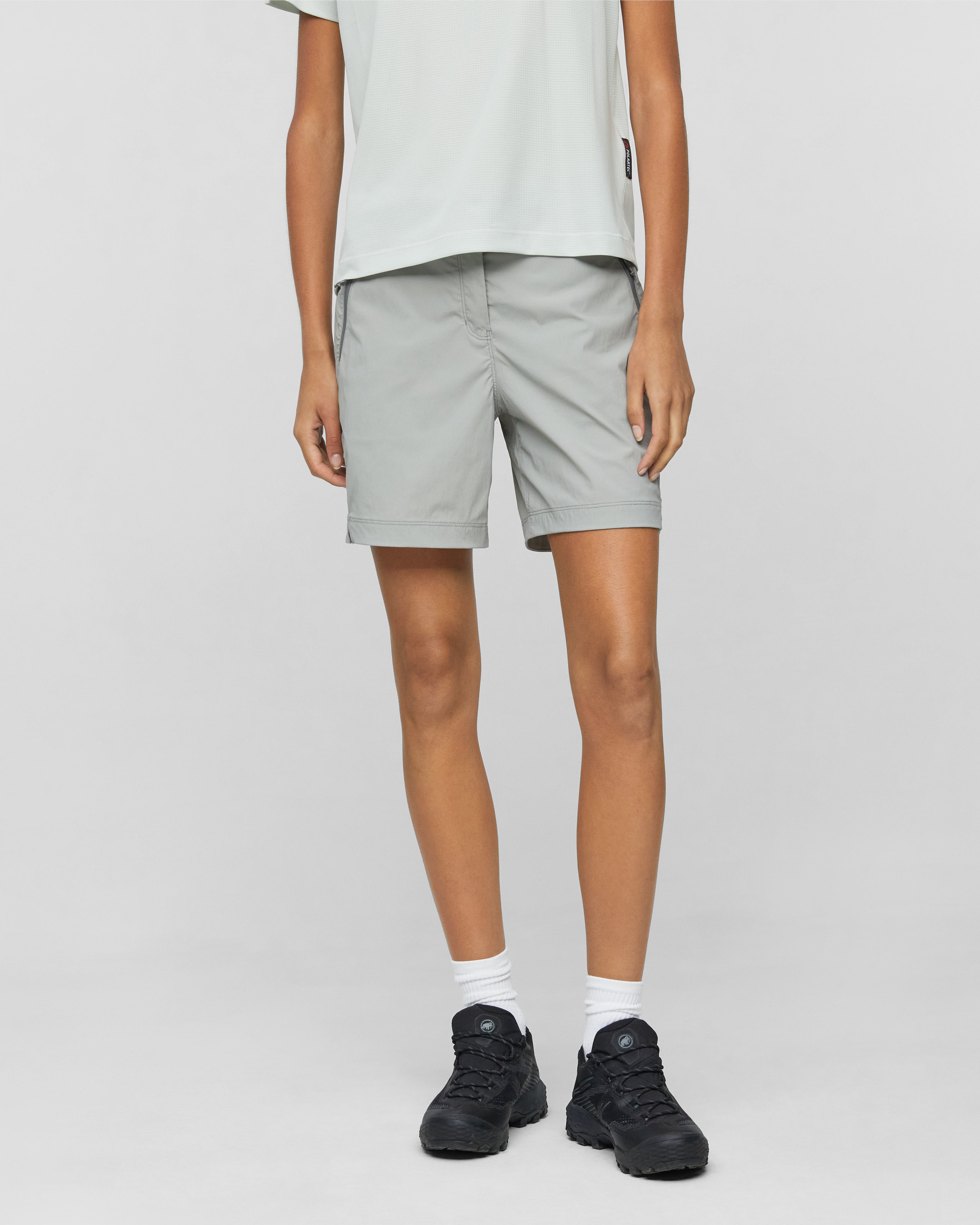 Mammut Valley Hiking Shorts Women, creas grey - Creas grey - Model front view