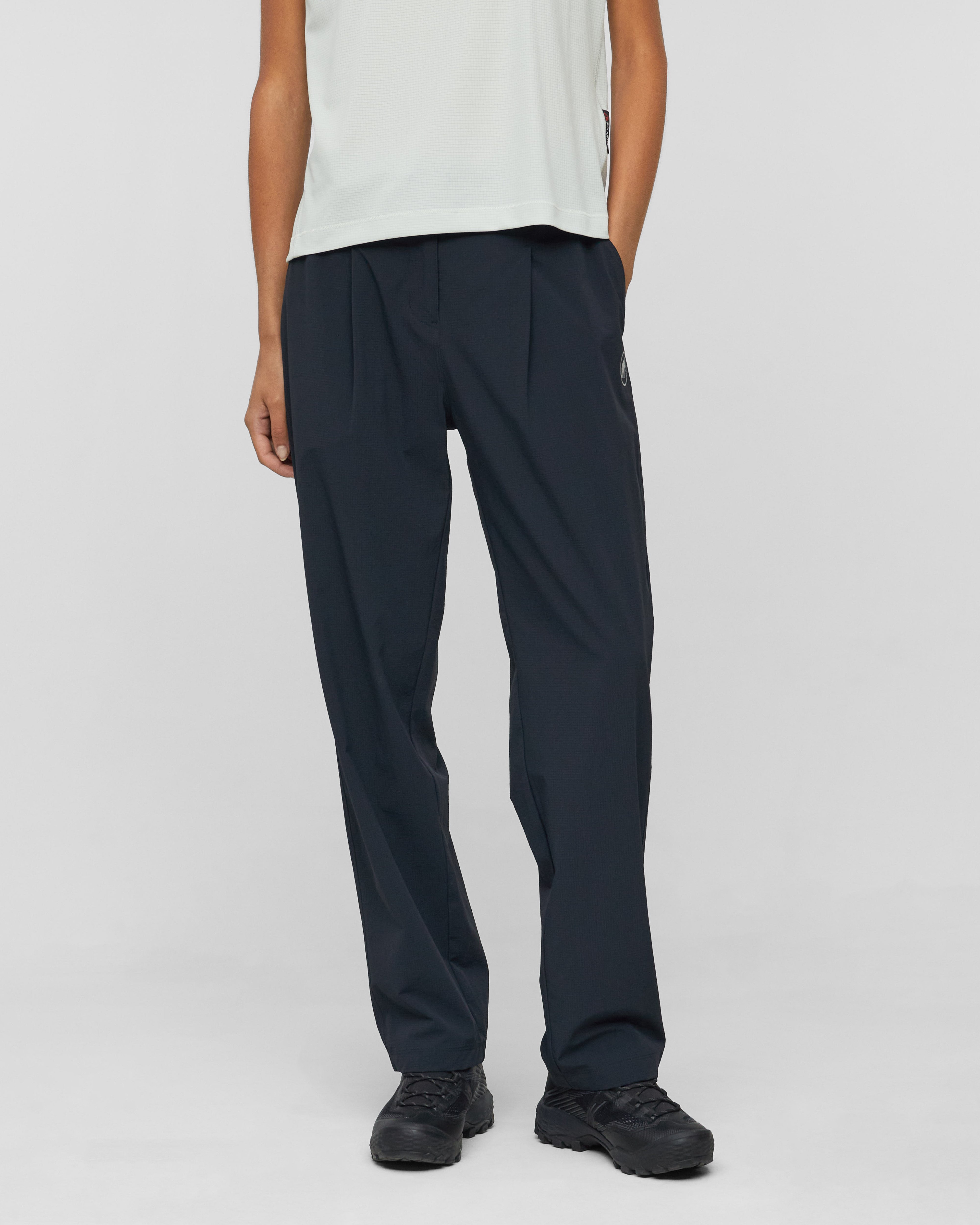 Mammut Valley Airdot Pants Women, creas black - Creas black - Model front view