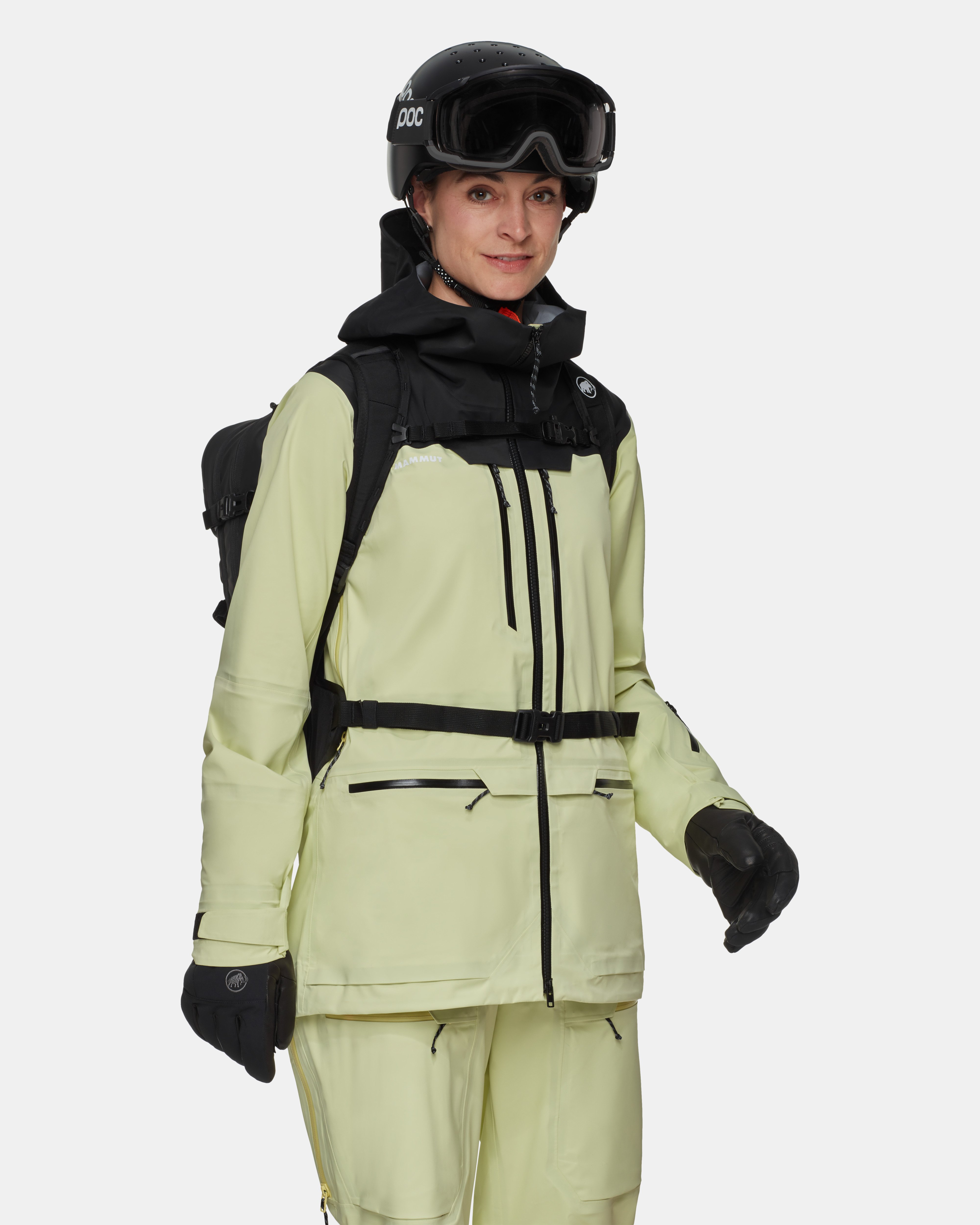 Mammut Nirvana 22 Women, black - Black - Model front view