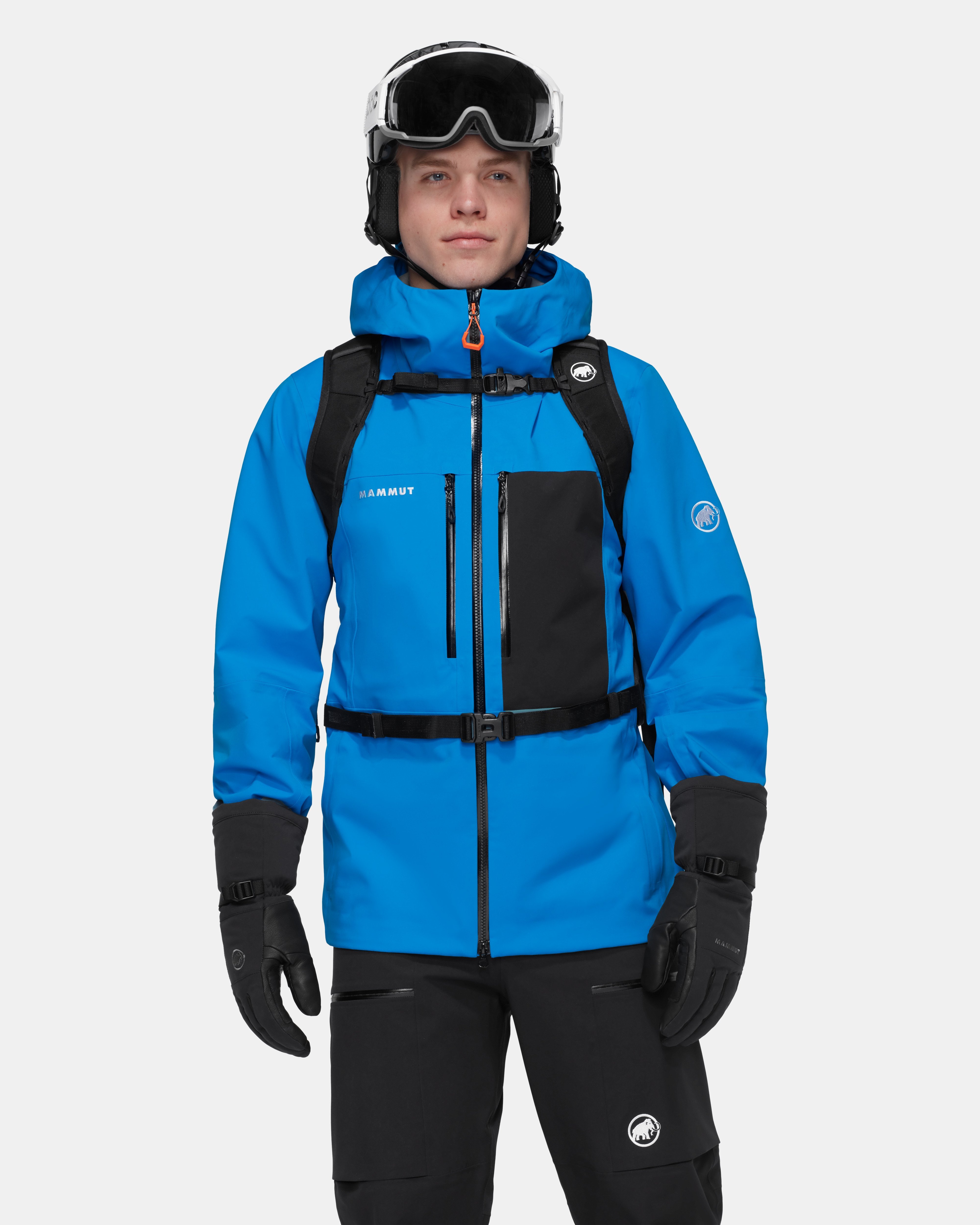 Mammut Nirvana 22, black - Black - Model front view