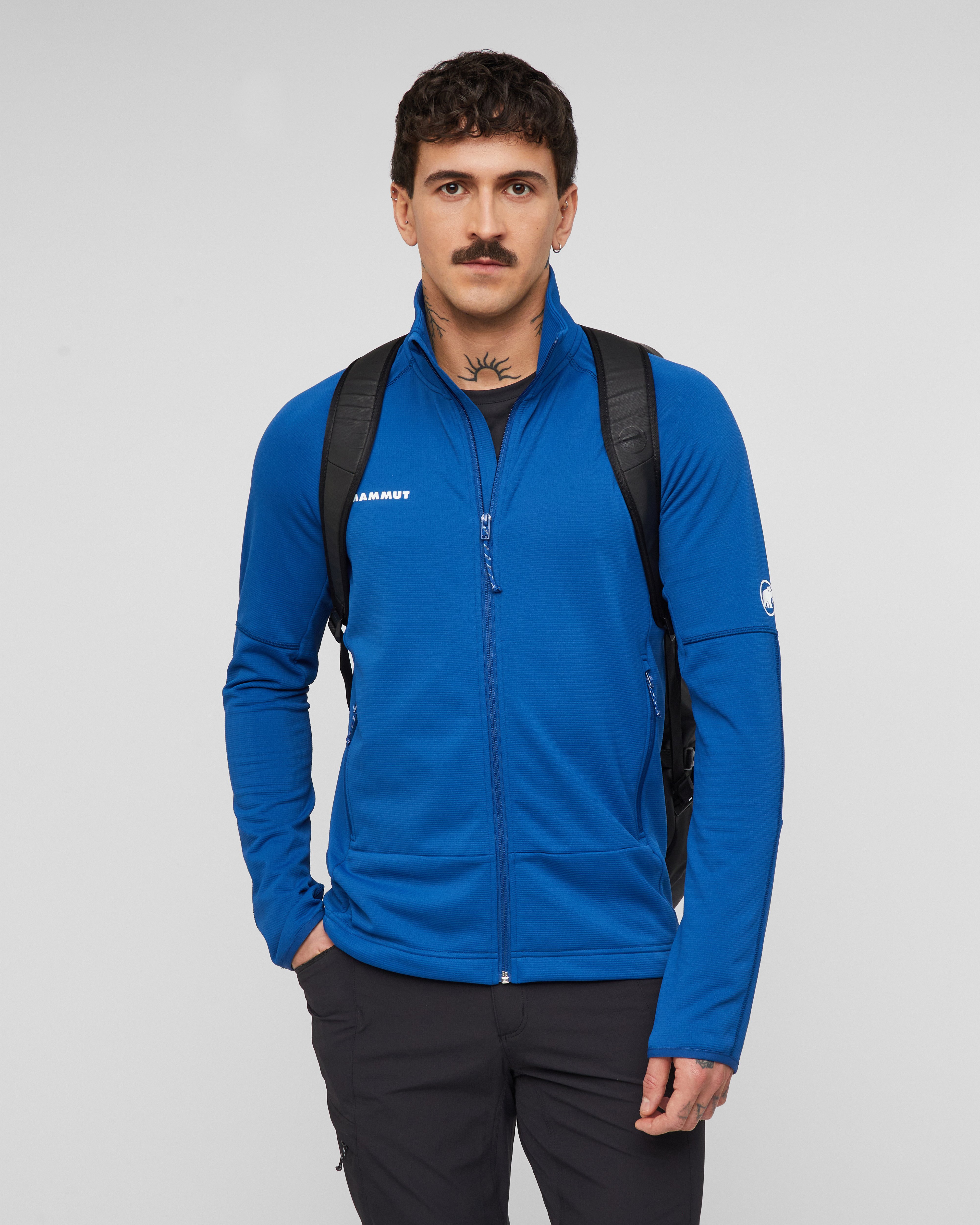 Mammut Cargo 70, black - Black - Model front view